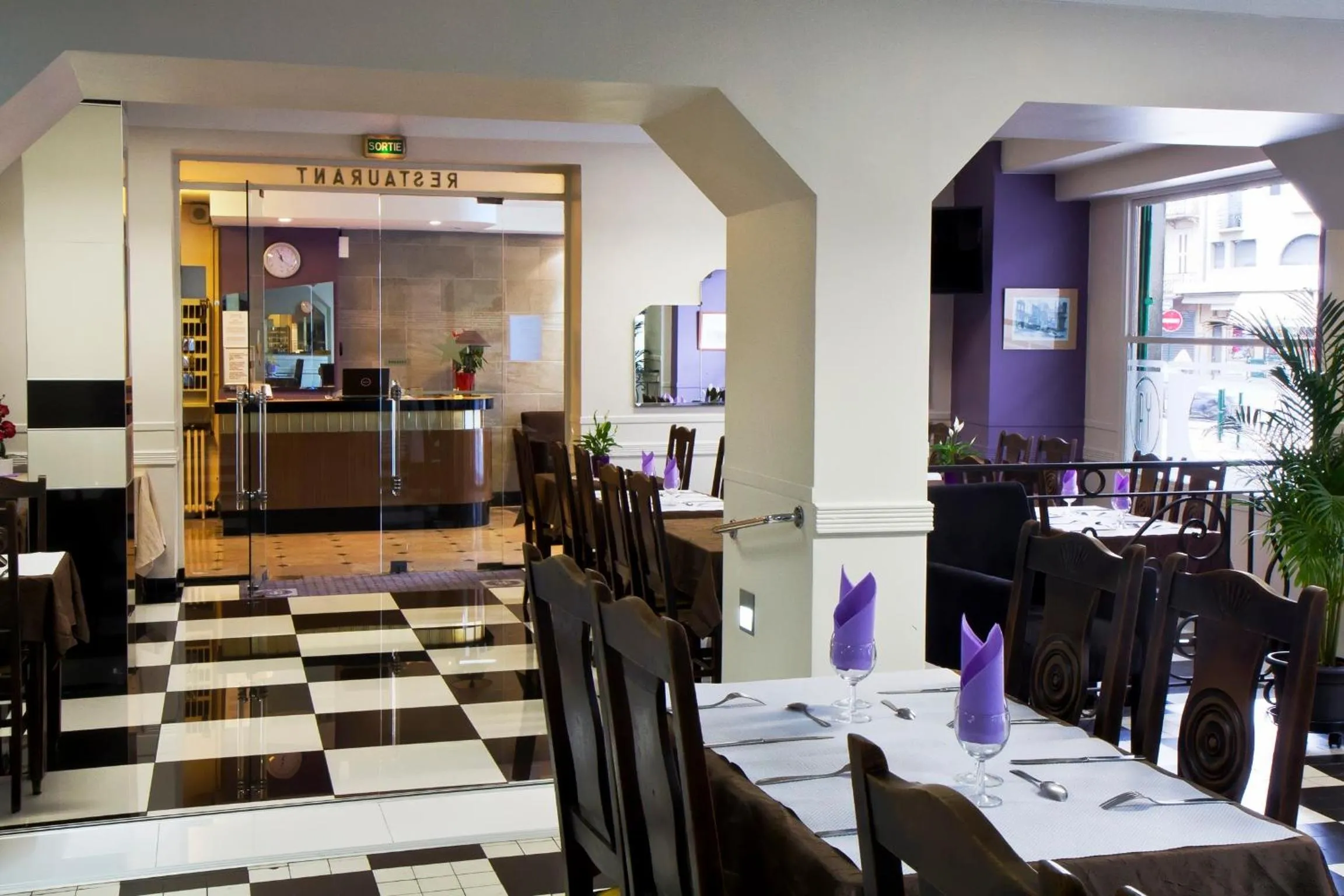 Restaurant/places to eat in Hôtel Croix des Nordistes