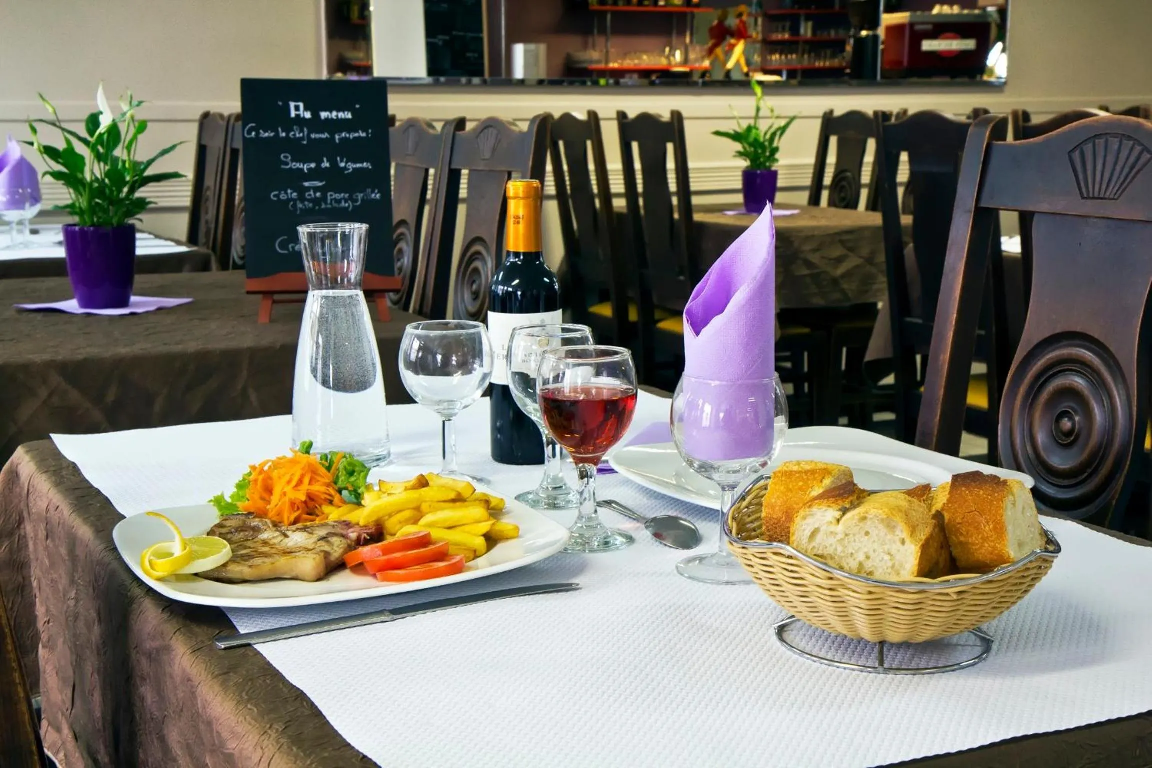 Restaurant/places to eat in Hôtel Croix des Nordistes
