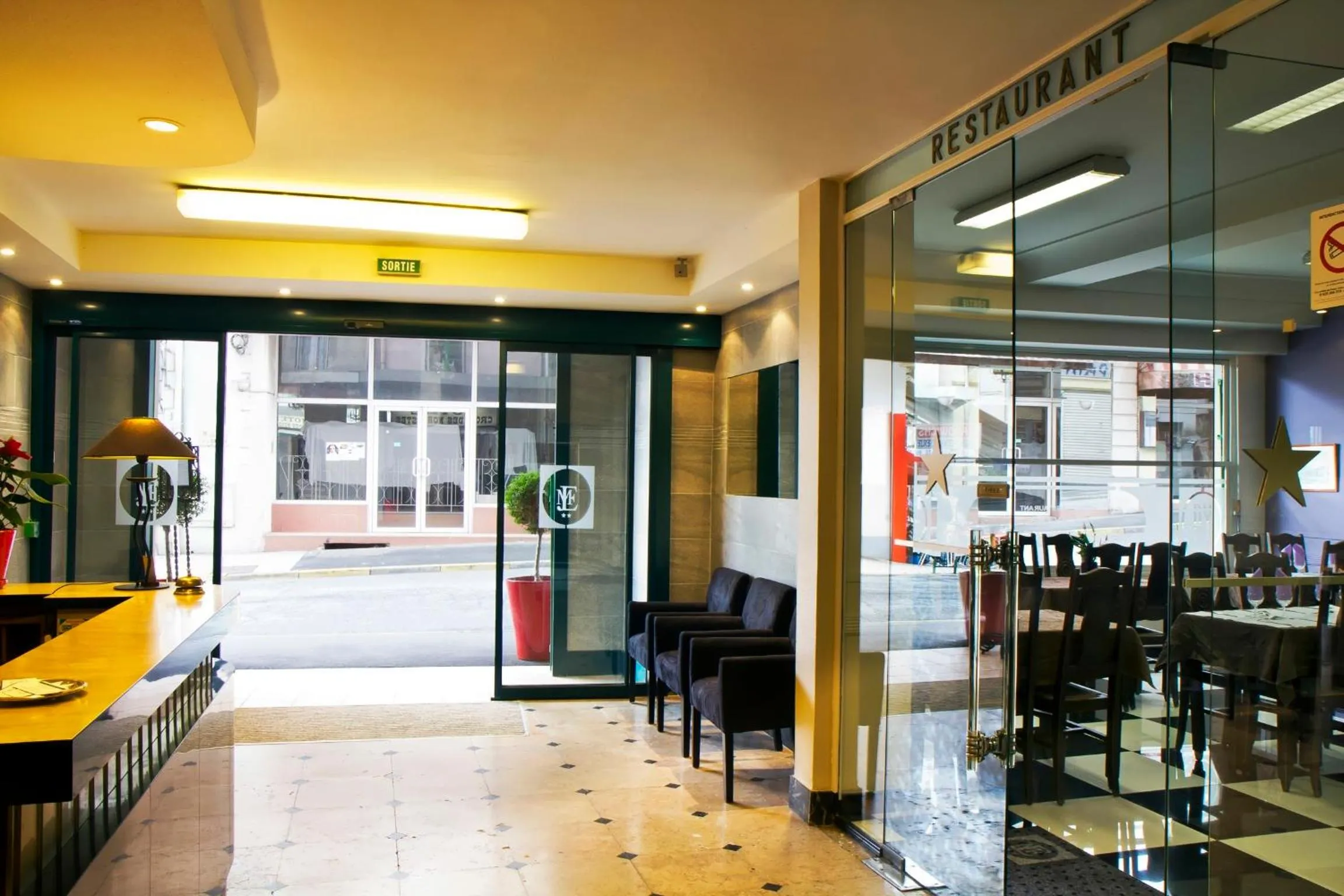 Restaurant/places to eat in Hôtel Croix des Nordistes