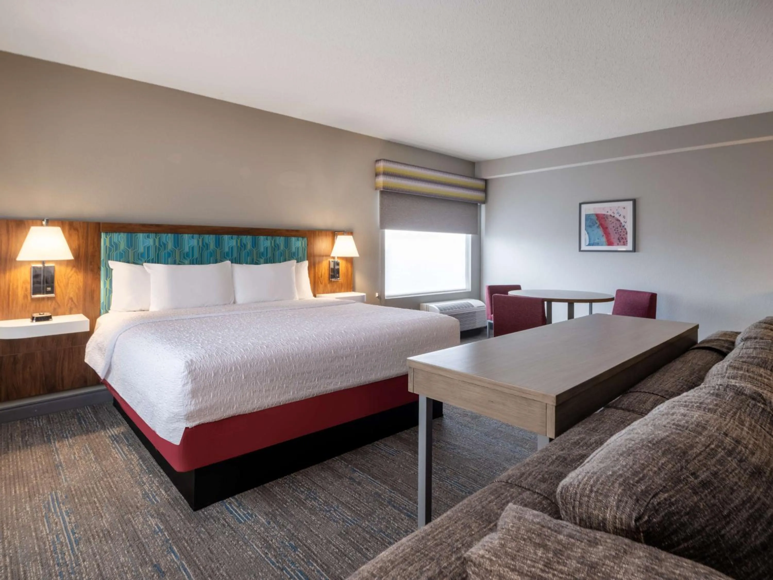 Living room, Bed in Hampton Inn West Palm Beach-Florida Turnpike