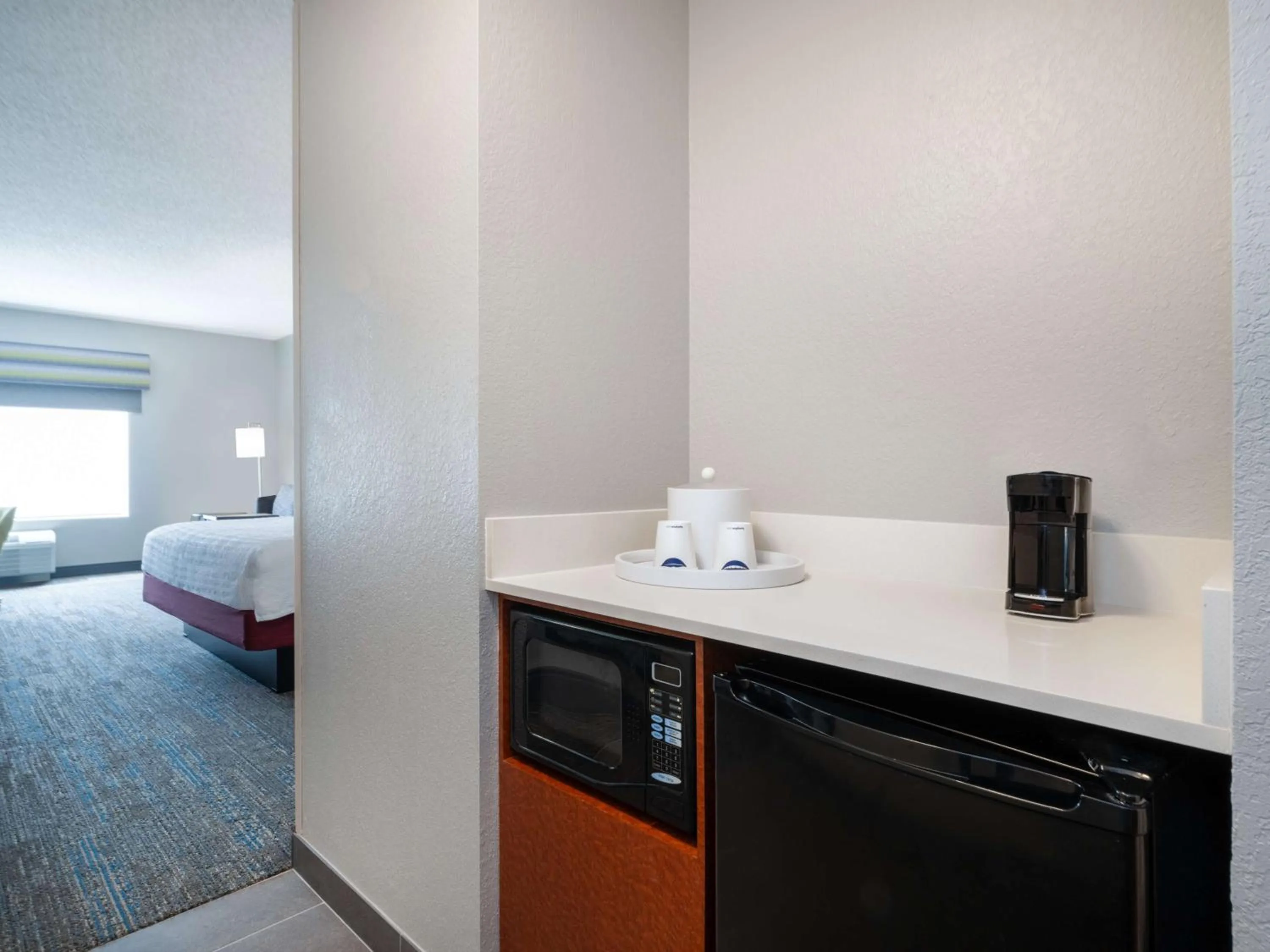 Bed in Hampton Inn West Palm Beach-Florida Turnpike