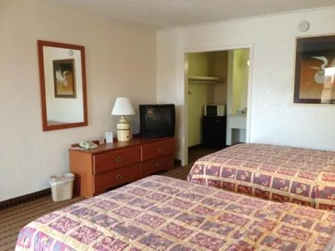 Bed in Days Inn by Wyndham South Fort Worth