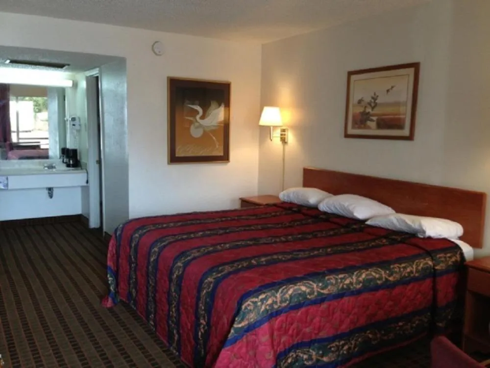 Bed in Days Inn by Wyndham South Fort Worth