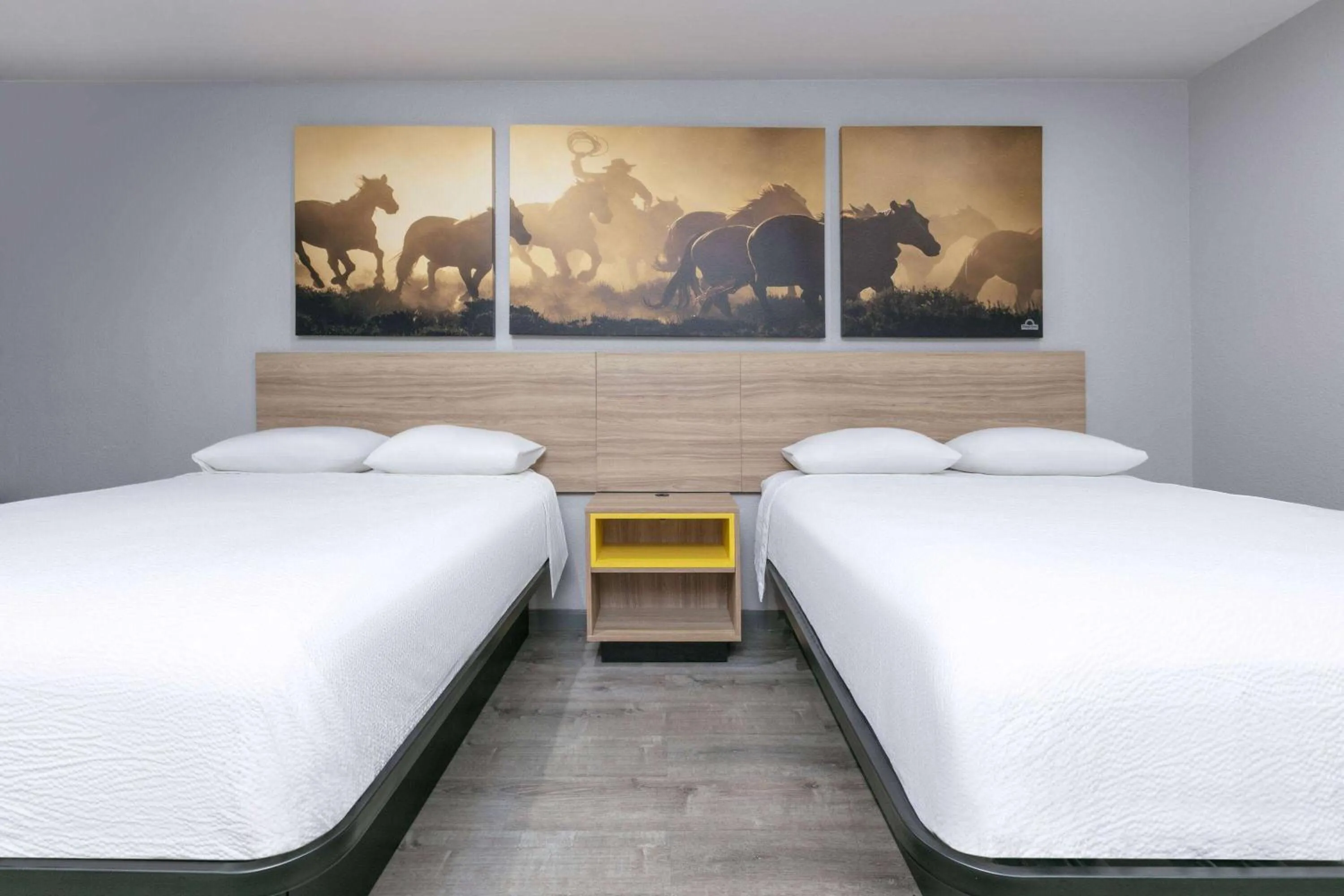 Photo of the whole room, Bed in Days Inn by Wyndham South Fort Worth