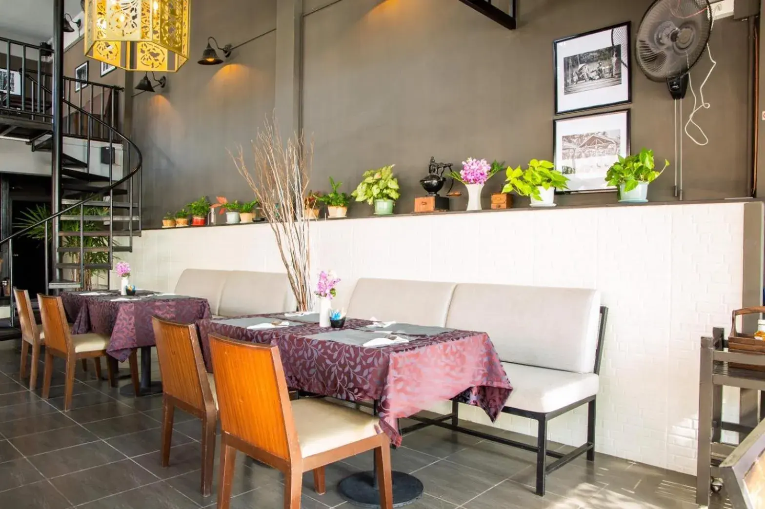 Restaurant/places to eat in CHA AM MY HOUSE Resort Restaurant/places to eat in CHA AM MY HOUSE Resort