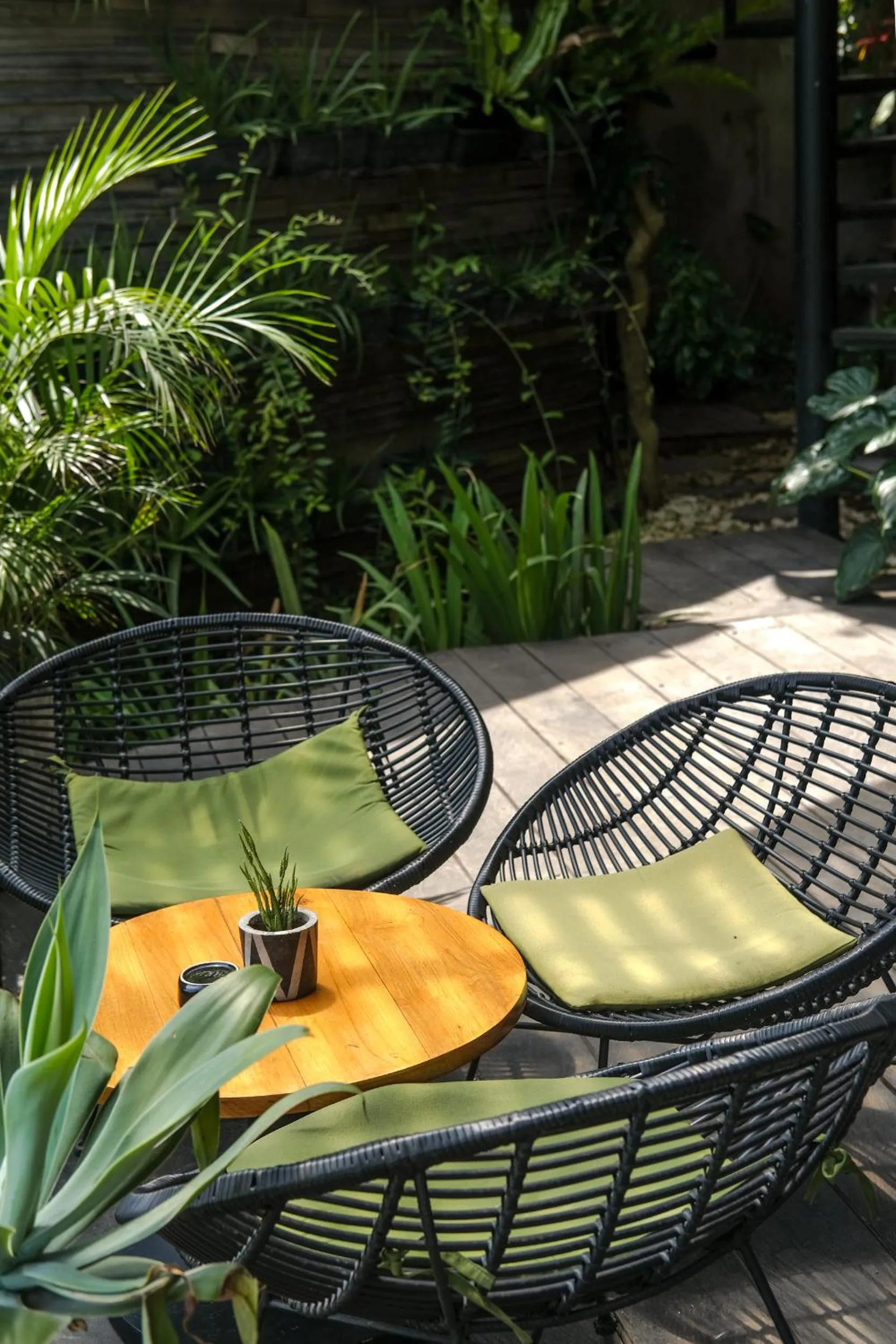 Restaurant/places to eat in The Elementum