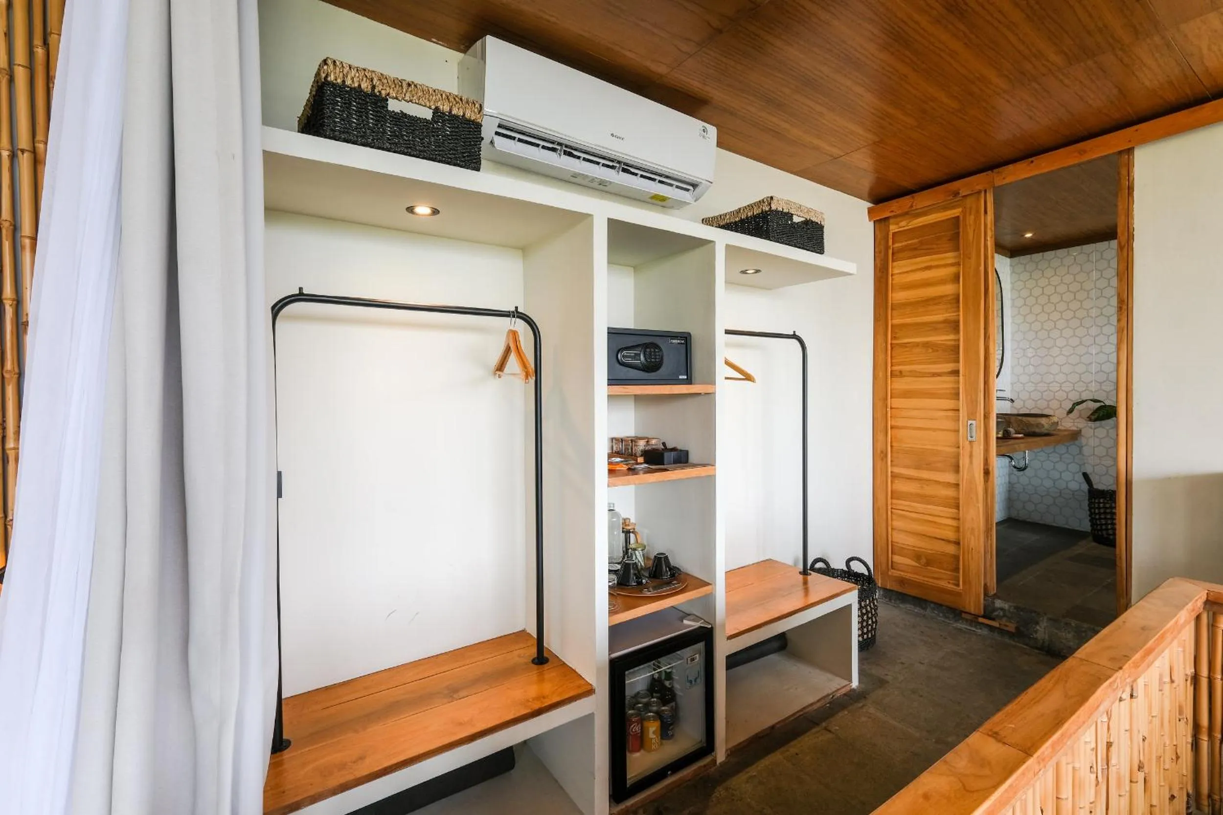 wardrobe in The Elementum