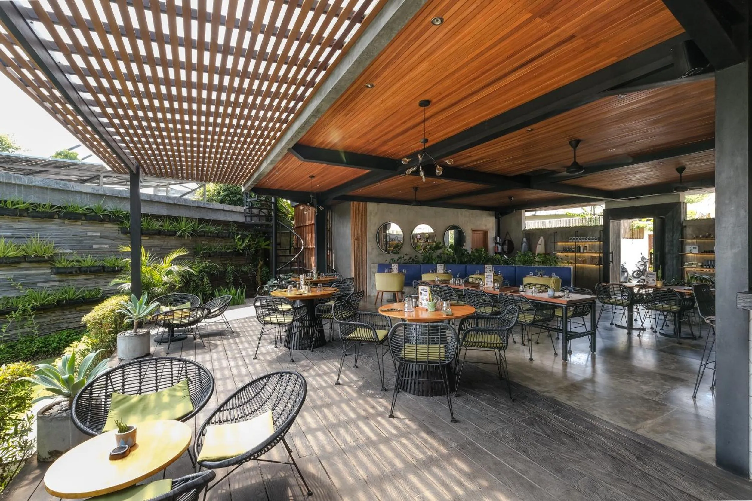 Restaurant/places to eat in The Elementum