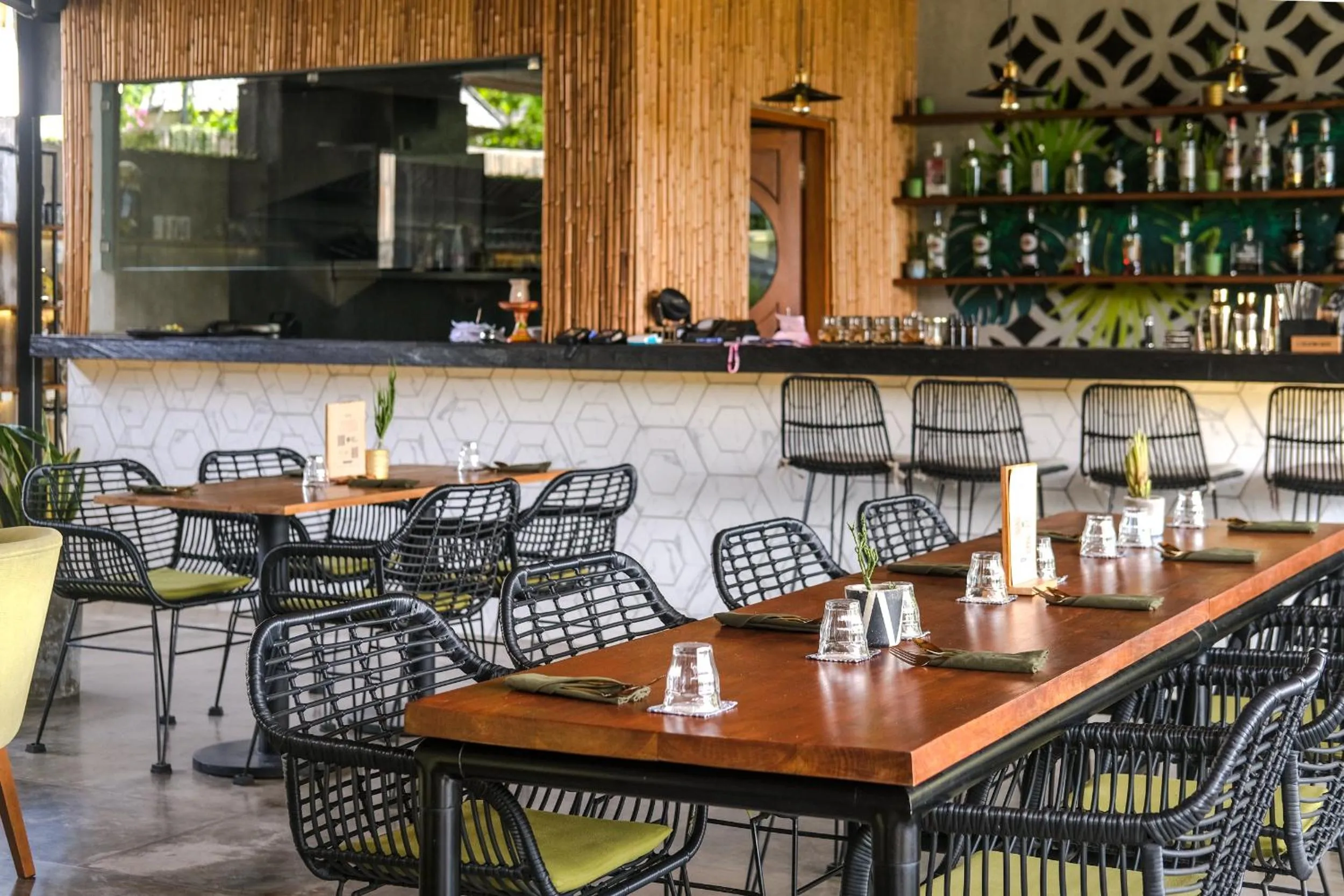 Restaurant/places to eat in The Elementum