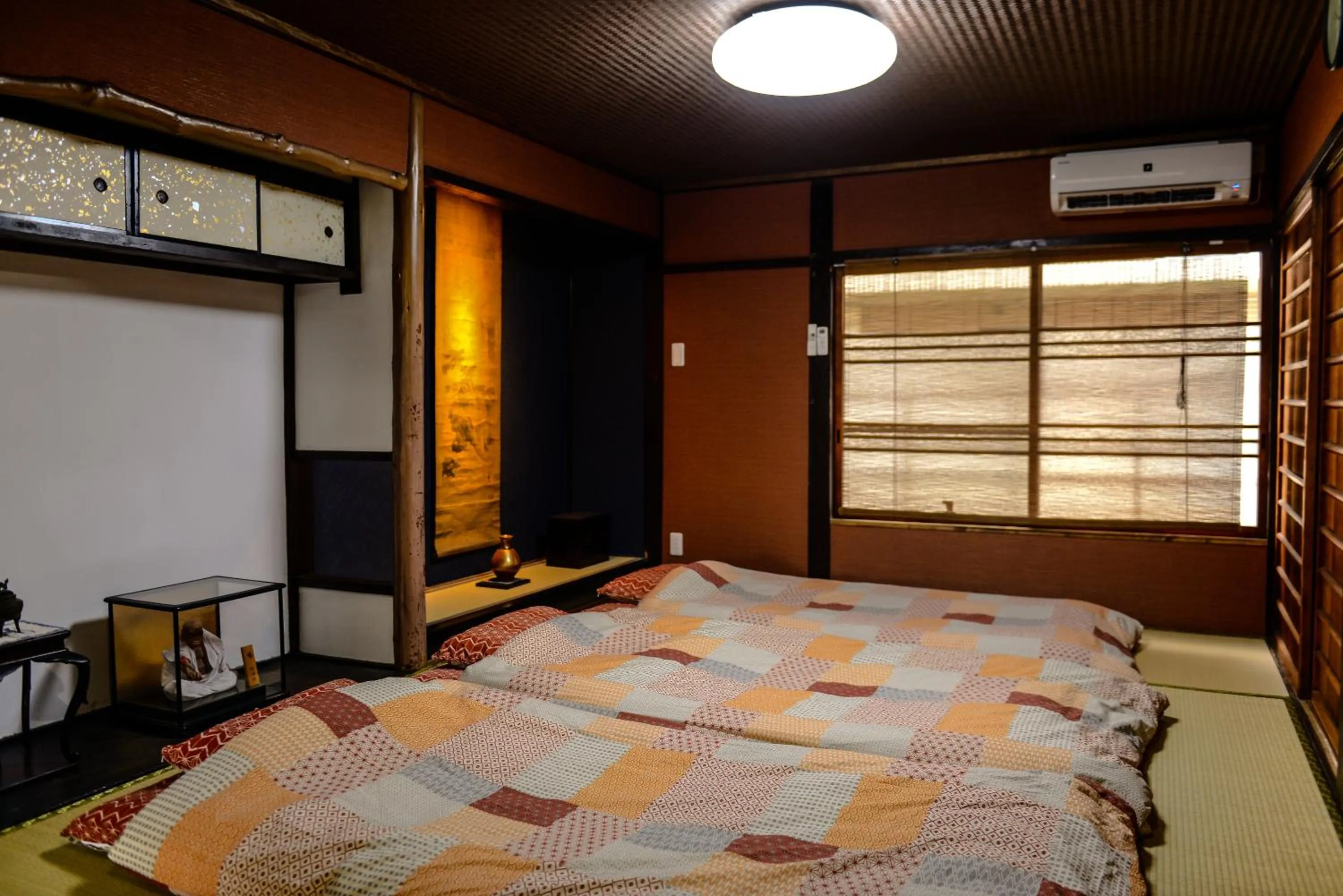 Bedroom, Bed in Nishioji TANUKI 西大路 狸
