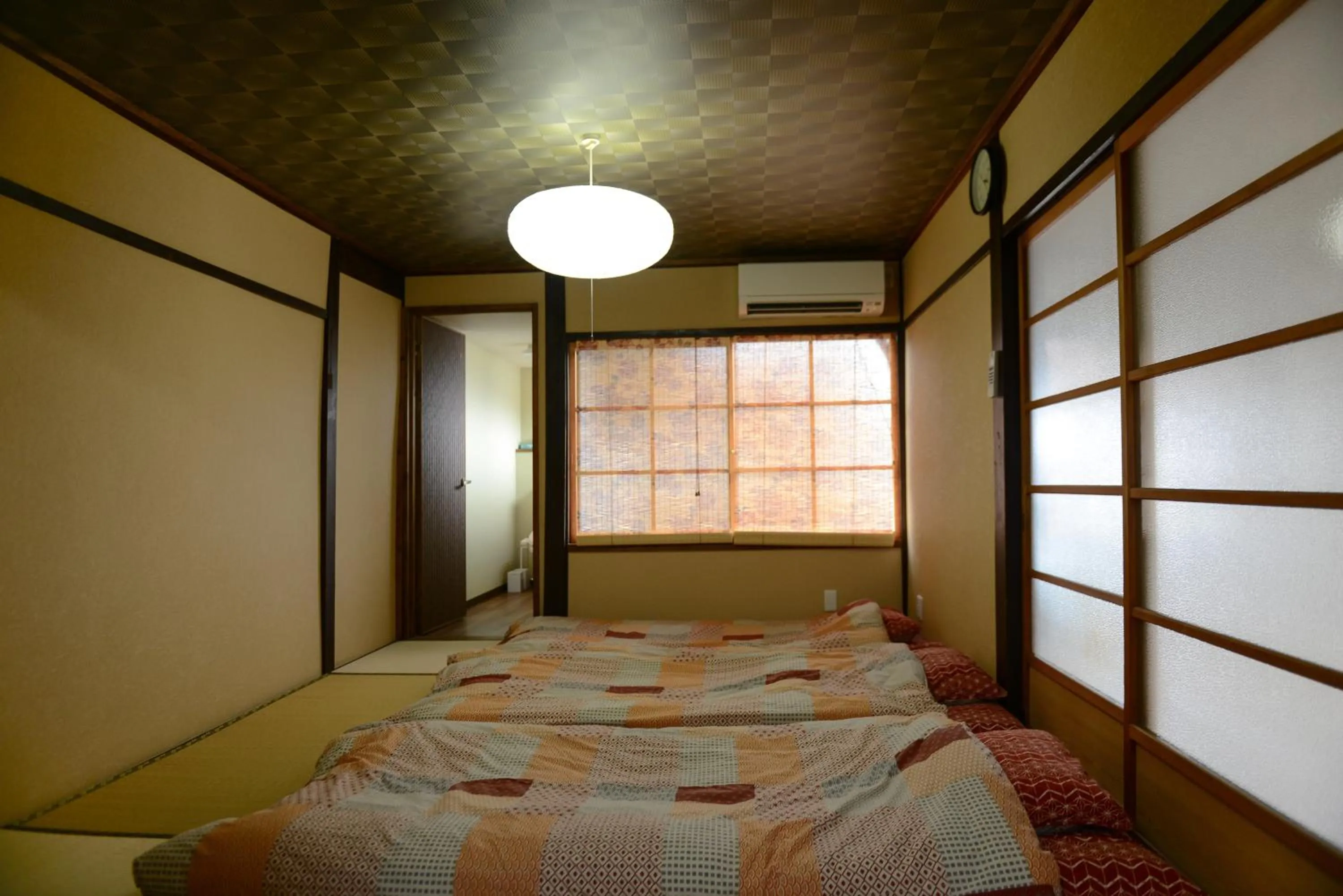 Bedroom, Bed in Nishioji TANUKI 西大路 狸