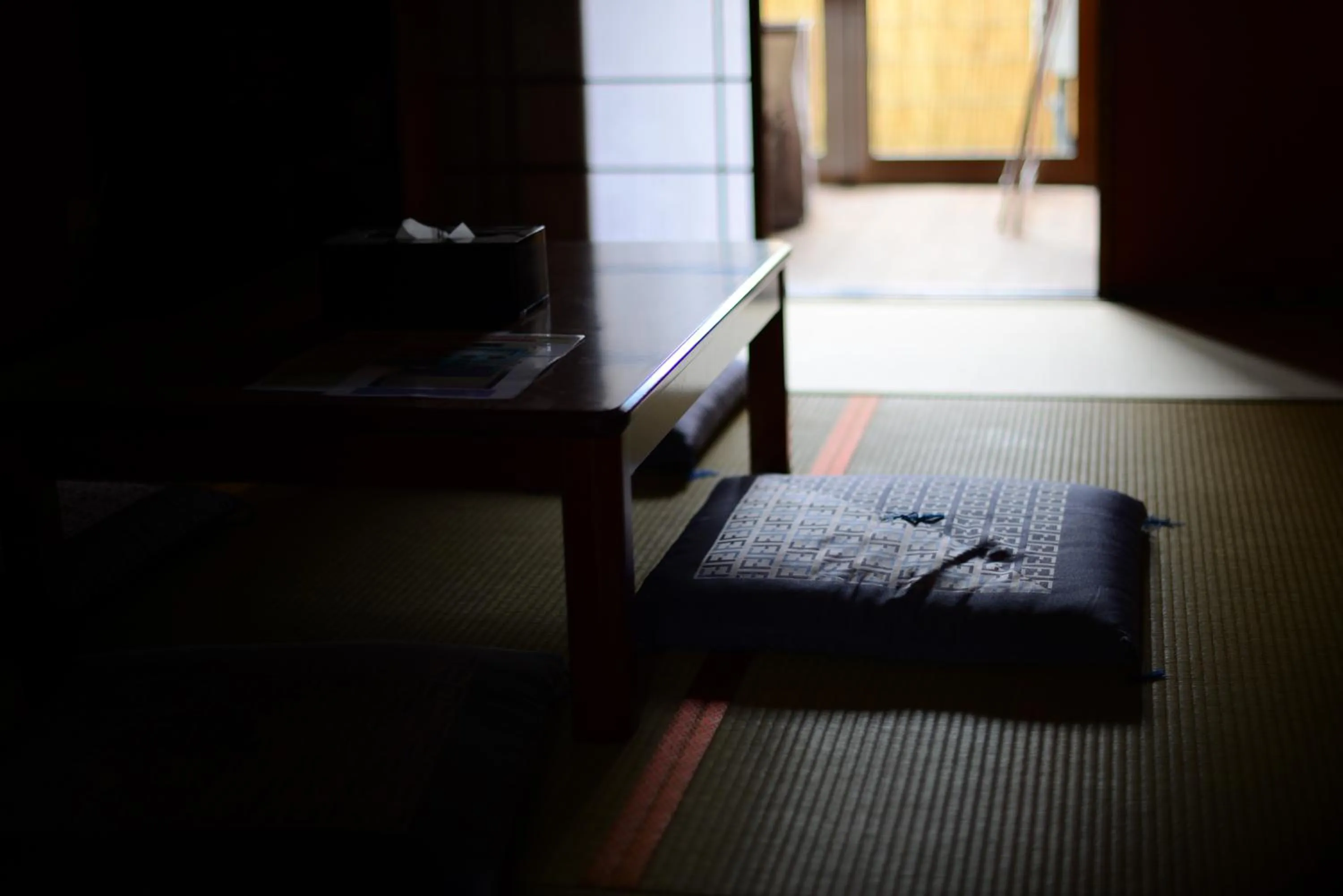Living room, Bed in Nishioji TANUKI 西大路 狸