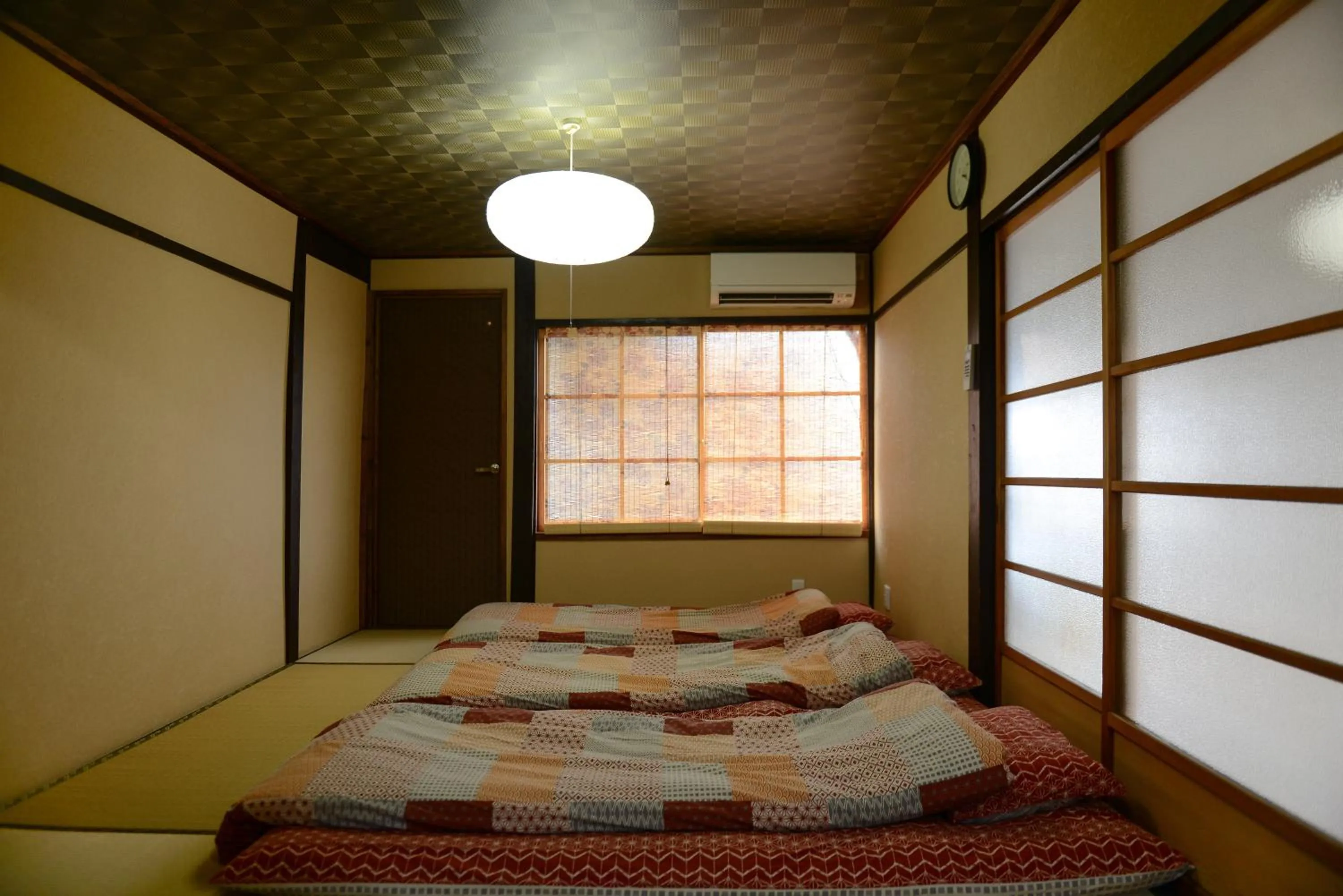 Bedroom, Bed in Nishioji TANUKI 西大路 狸