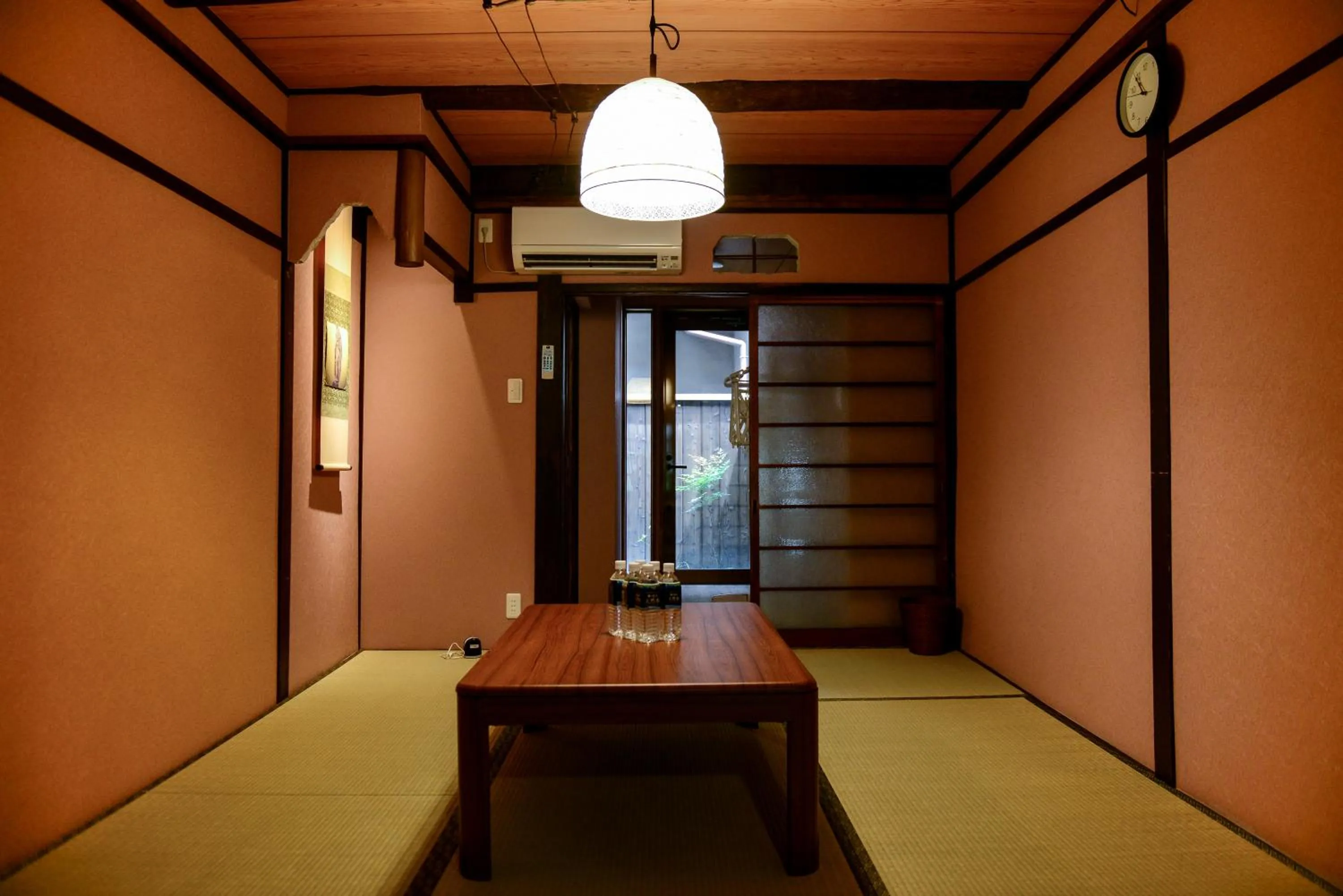 Living room in Nishioji TANUKI 西大路 狸