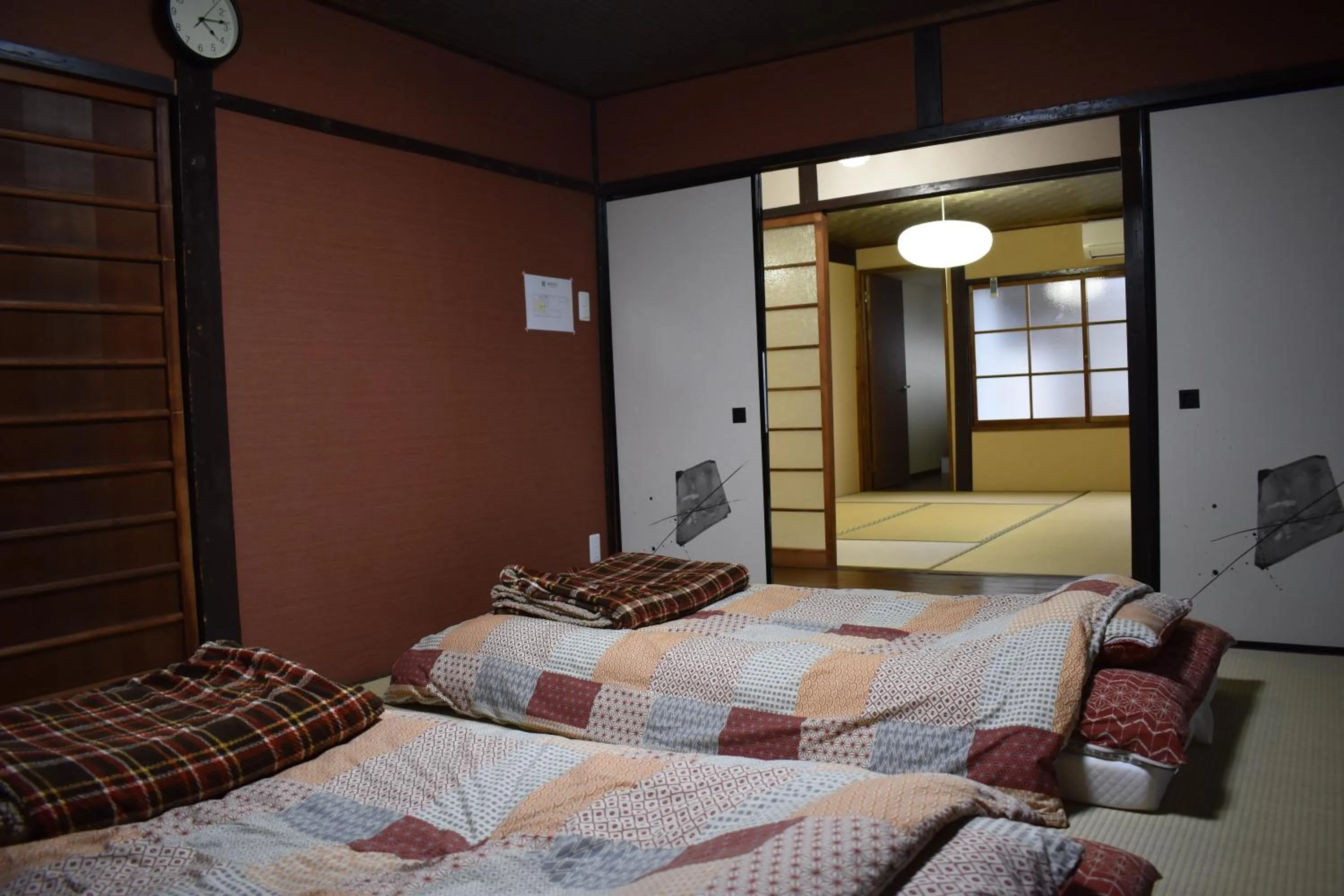 Bed in Nishioji TANUKI 西大路 狸