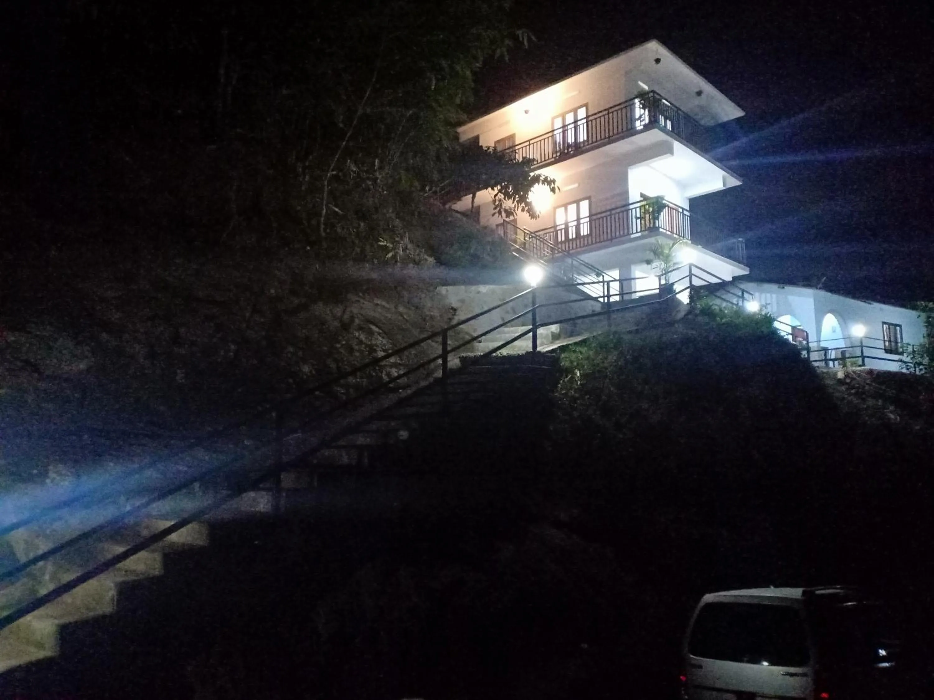 Mountain Breeze Villa and Homestay