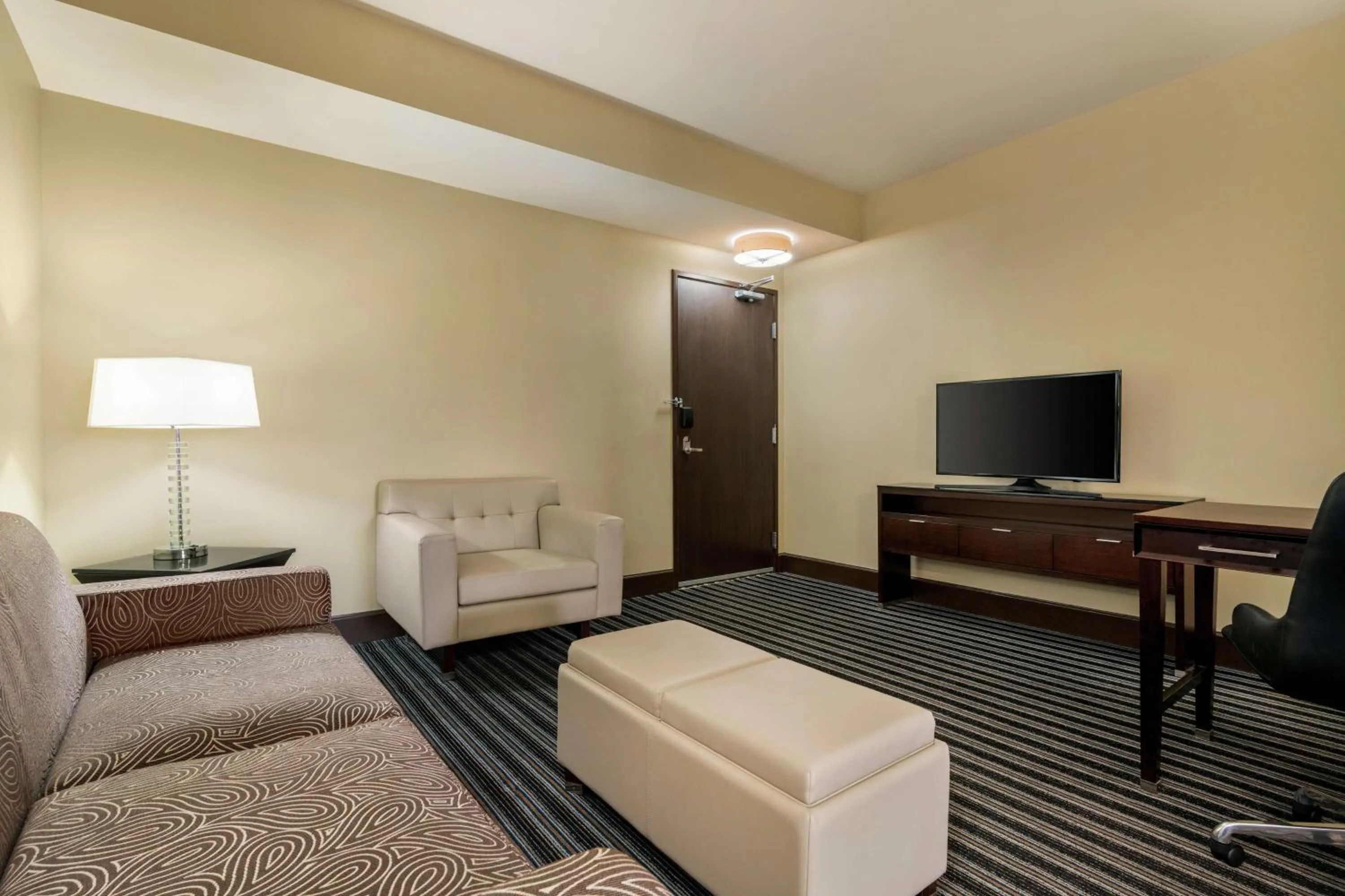 Bedroom in Embassy Suites by Hilton Salt Lake West Valley City