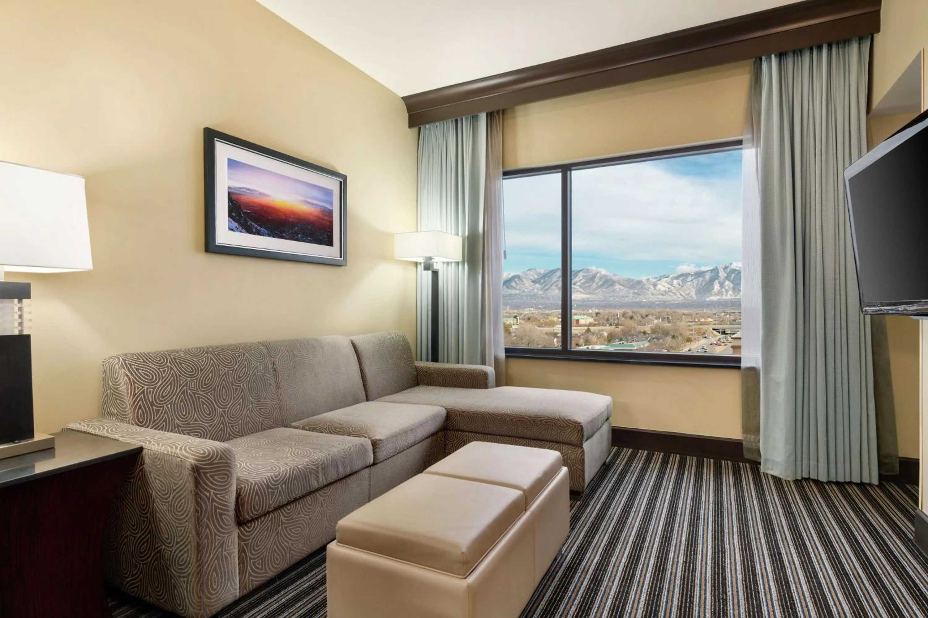 Bedroom in Embassy Suites by Hilton Salt Lake West Valley City
