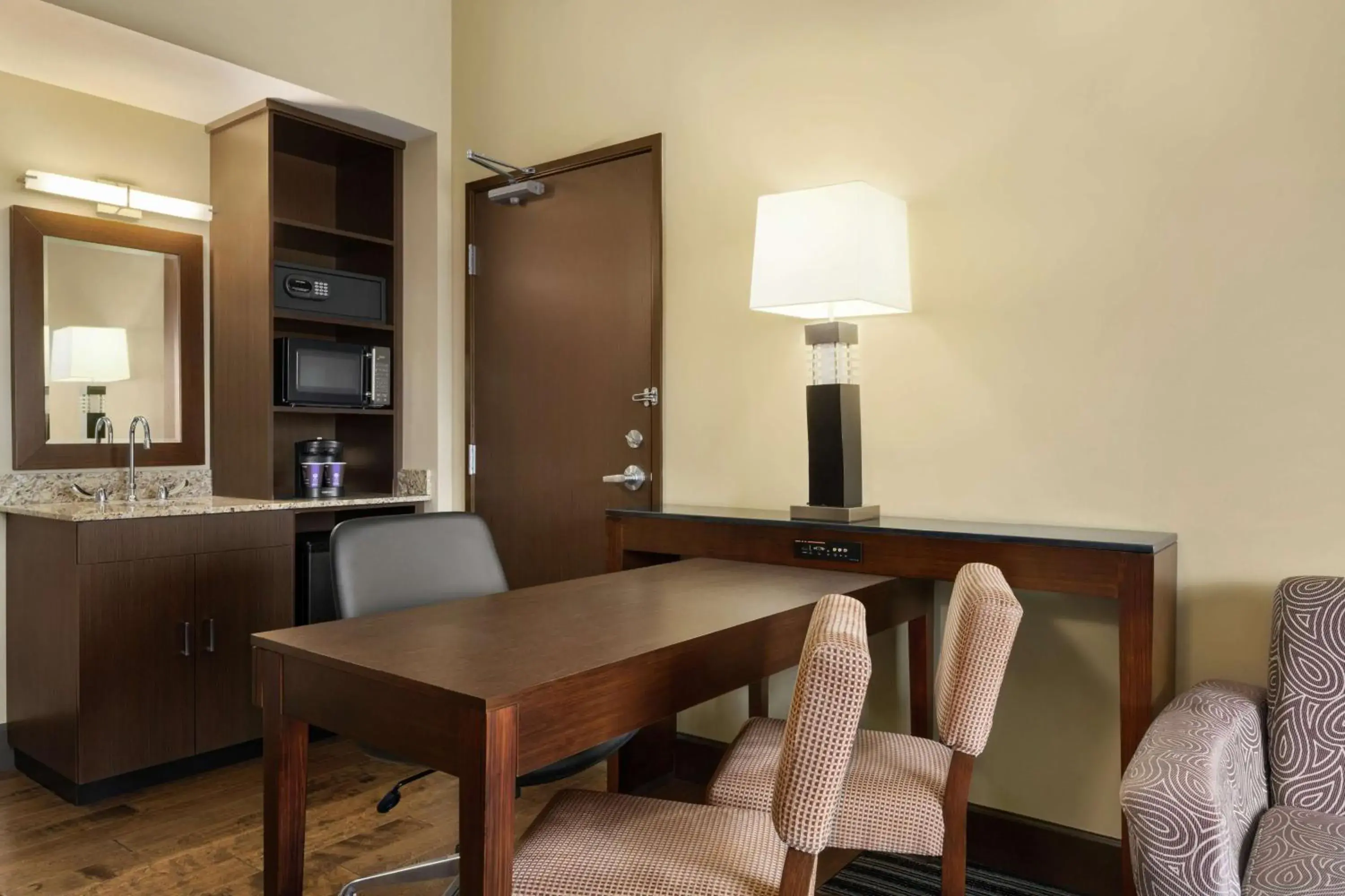 King Room with Roll-In Shower - Mobility/Hearing Accessible in Embassy Suites by Hilton Salt Lake West Valley City King Room with Roll-In Shower - Mobility/Hearing Accessible in Embassy Suites by Hilton Salt Lake West Valley City