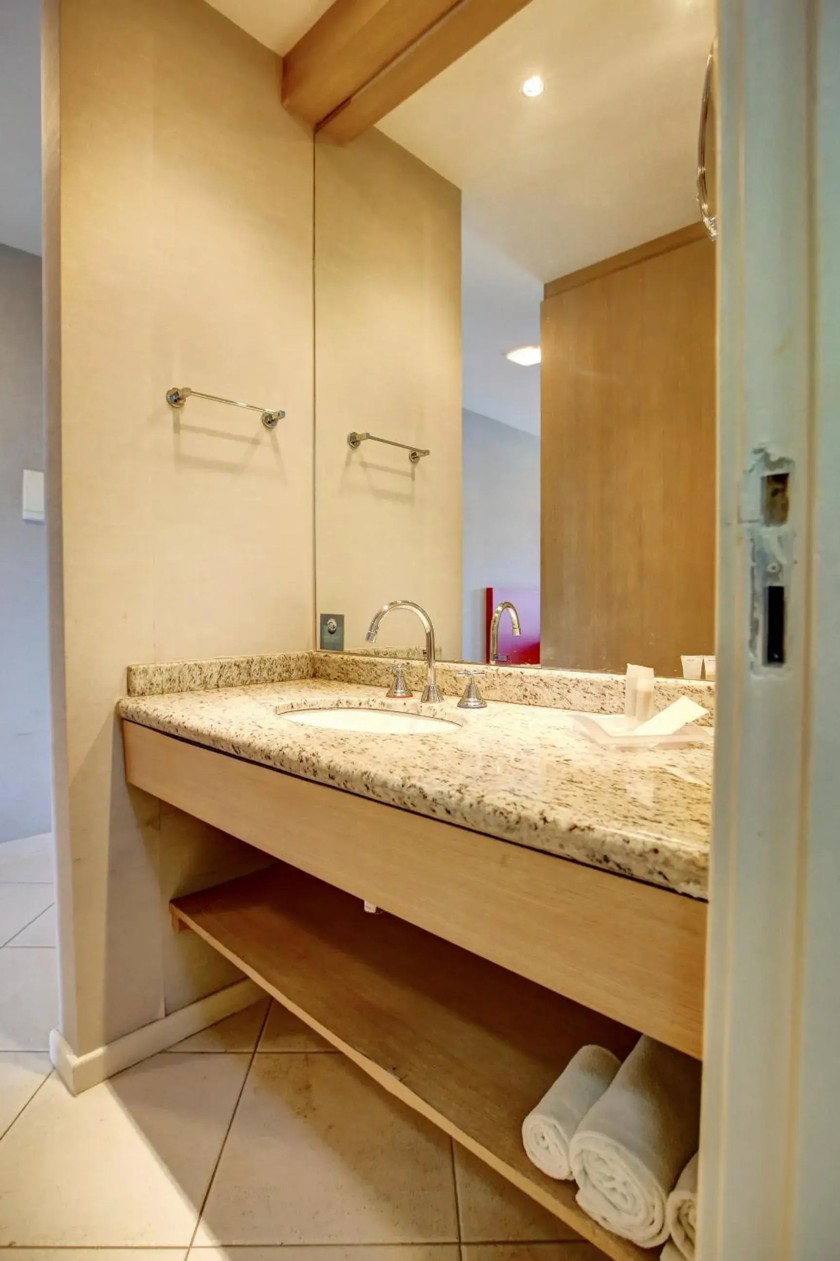 Bathroom, Bed in Quality Rio de Janeiro - Barra da Tijuca Bathroom, Bed in Quality Rio de Janeiro - Barra da Tijuca