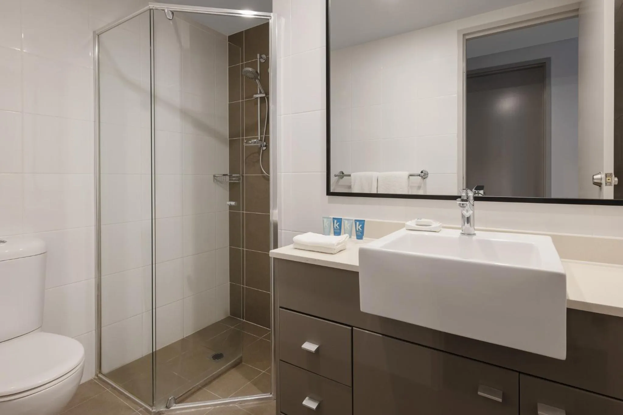 Shower in Meriton Suites Broadbeach