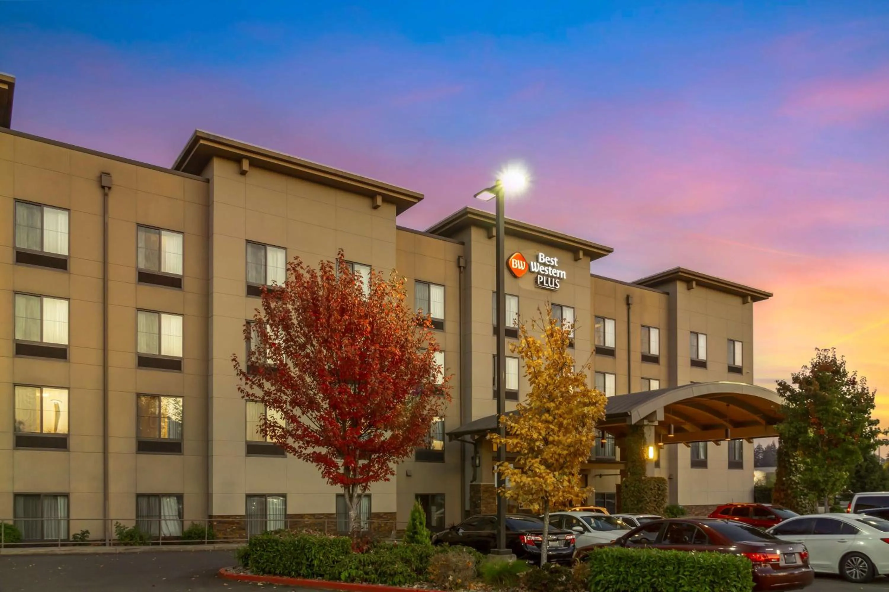 Property building in Best Western Plus Lacey Inn & Suites