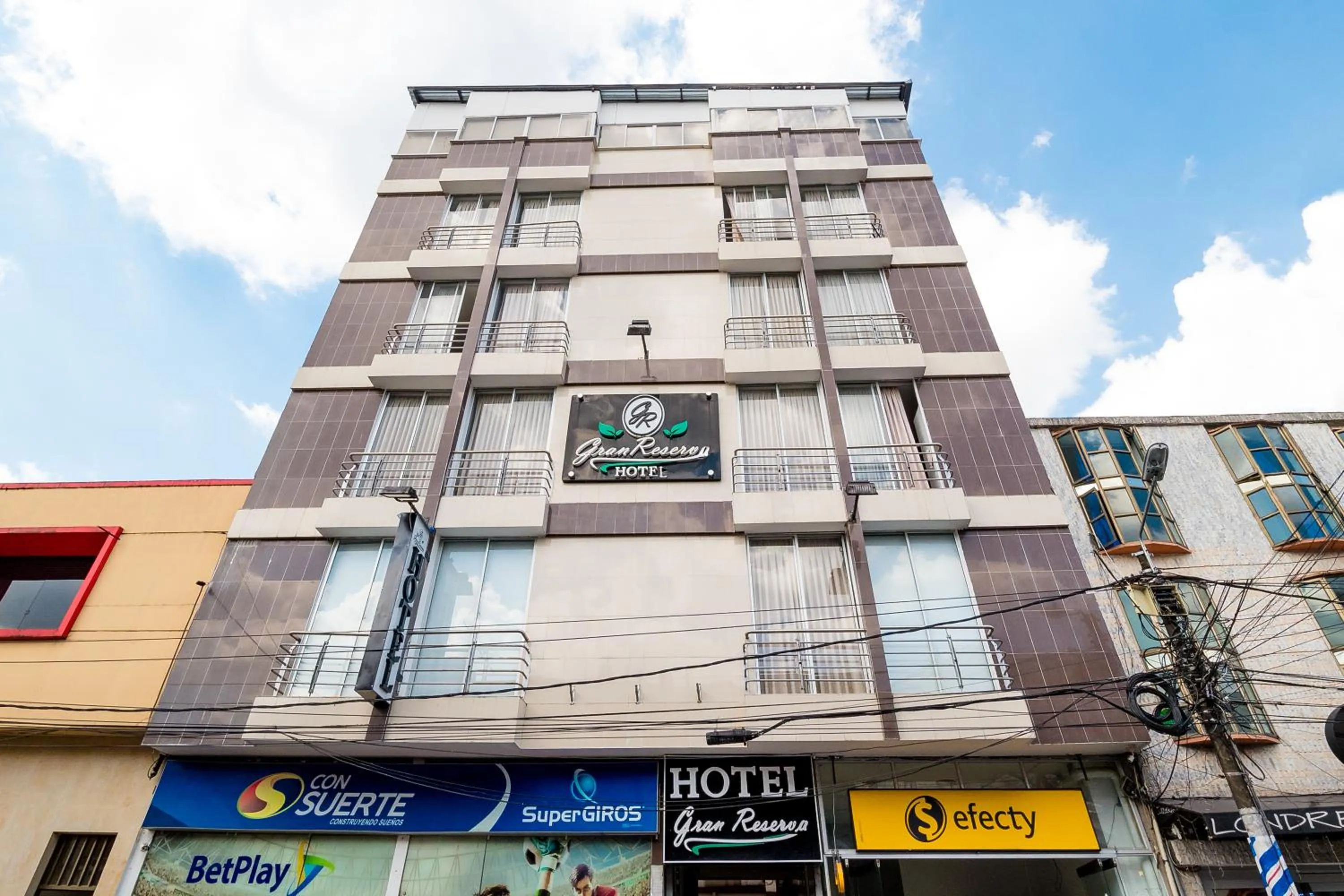 Property building in Ayenda 1703 Gran Reserva