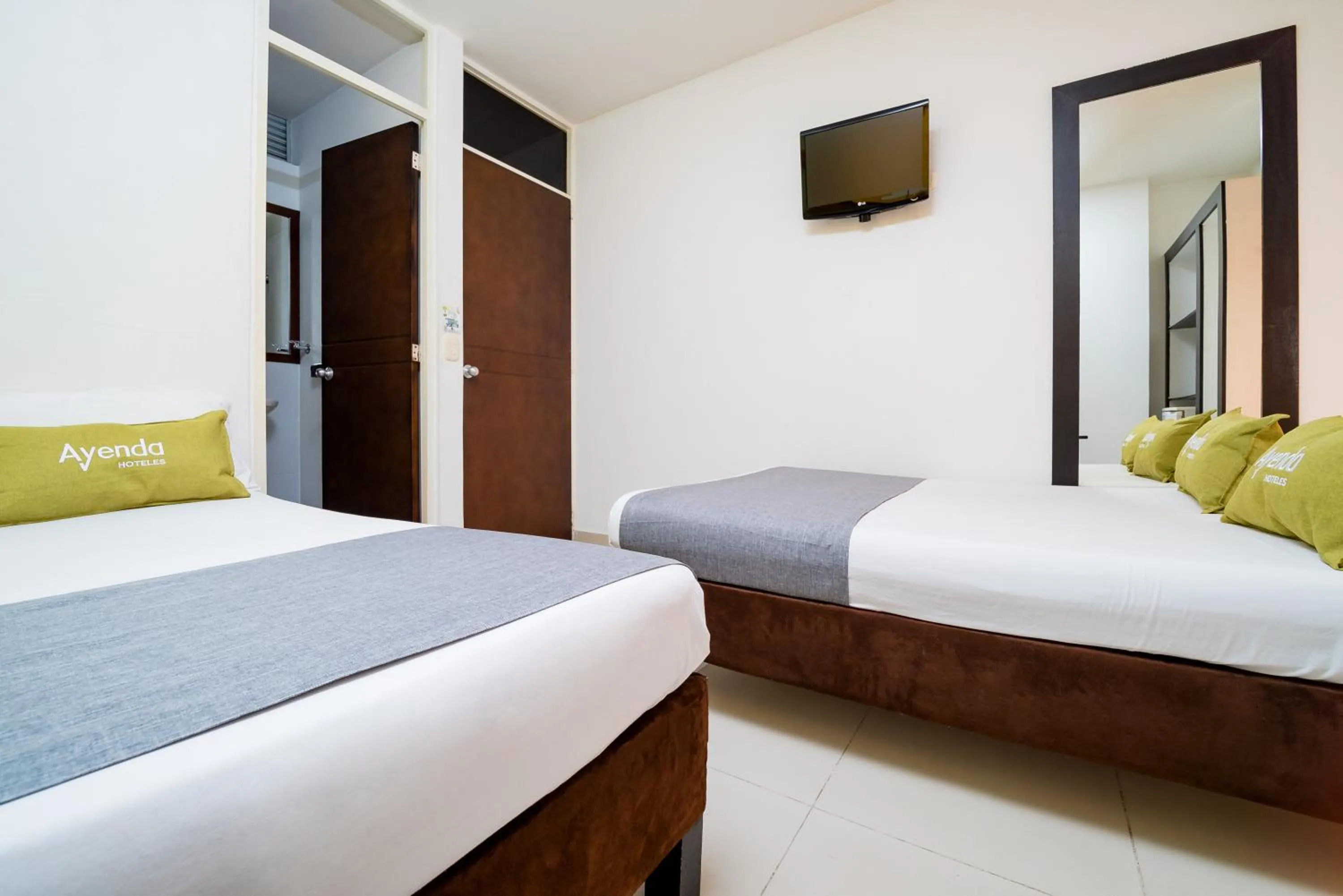 Photo of the whole room, Bed in Ayenda 1703 Gran Reserva