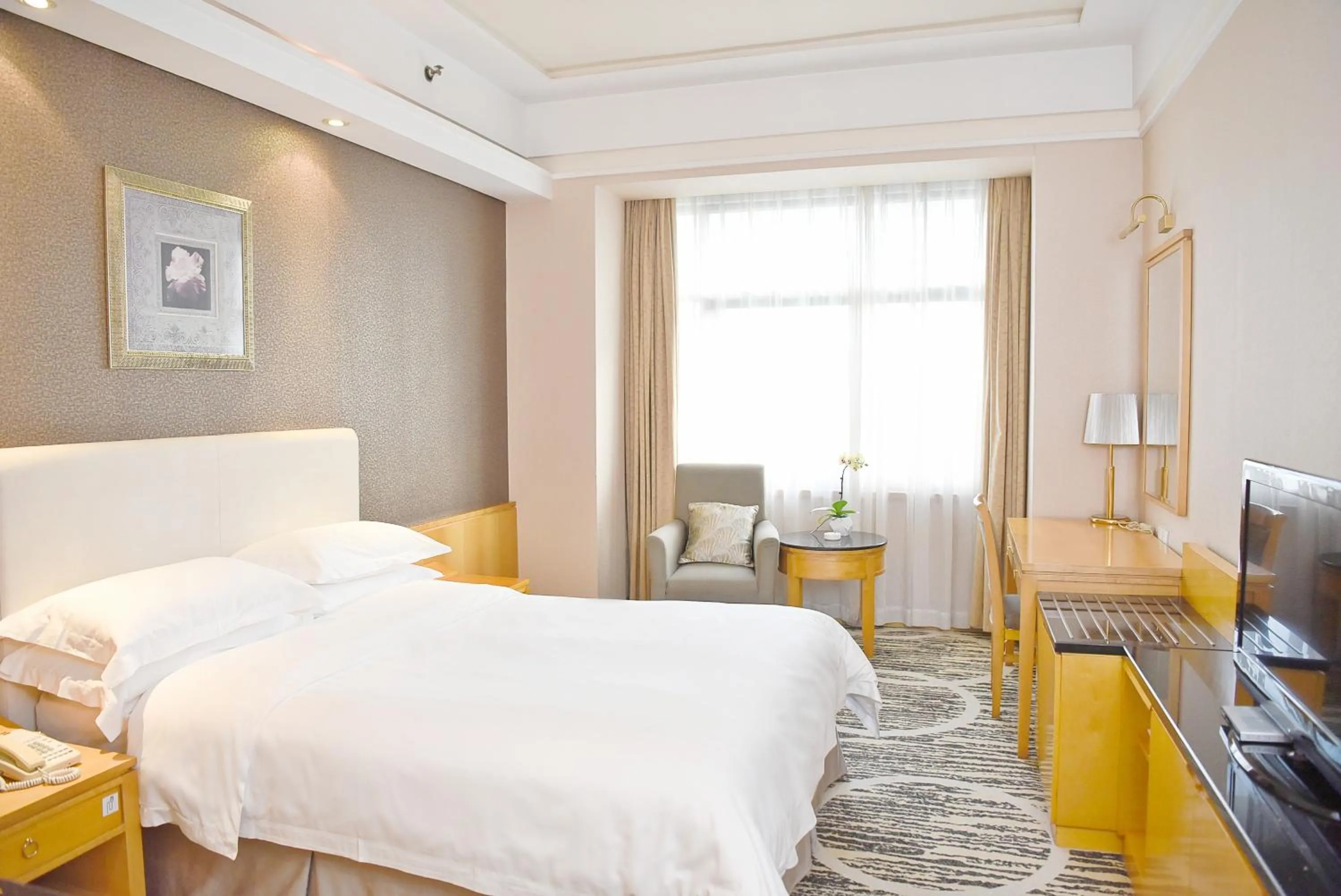 Photo of the whole room, Bed in Baiyun Hotel Guangzhou