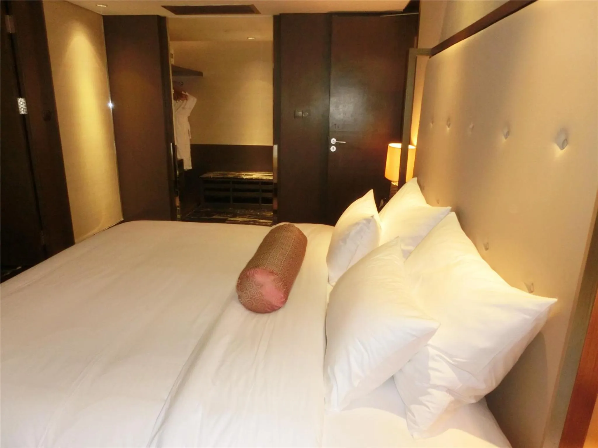 Bed in Baiyun Hotel Guangzhou