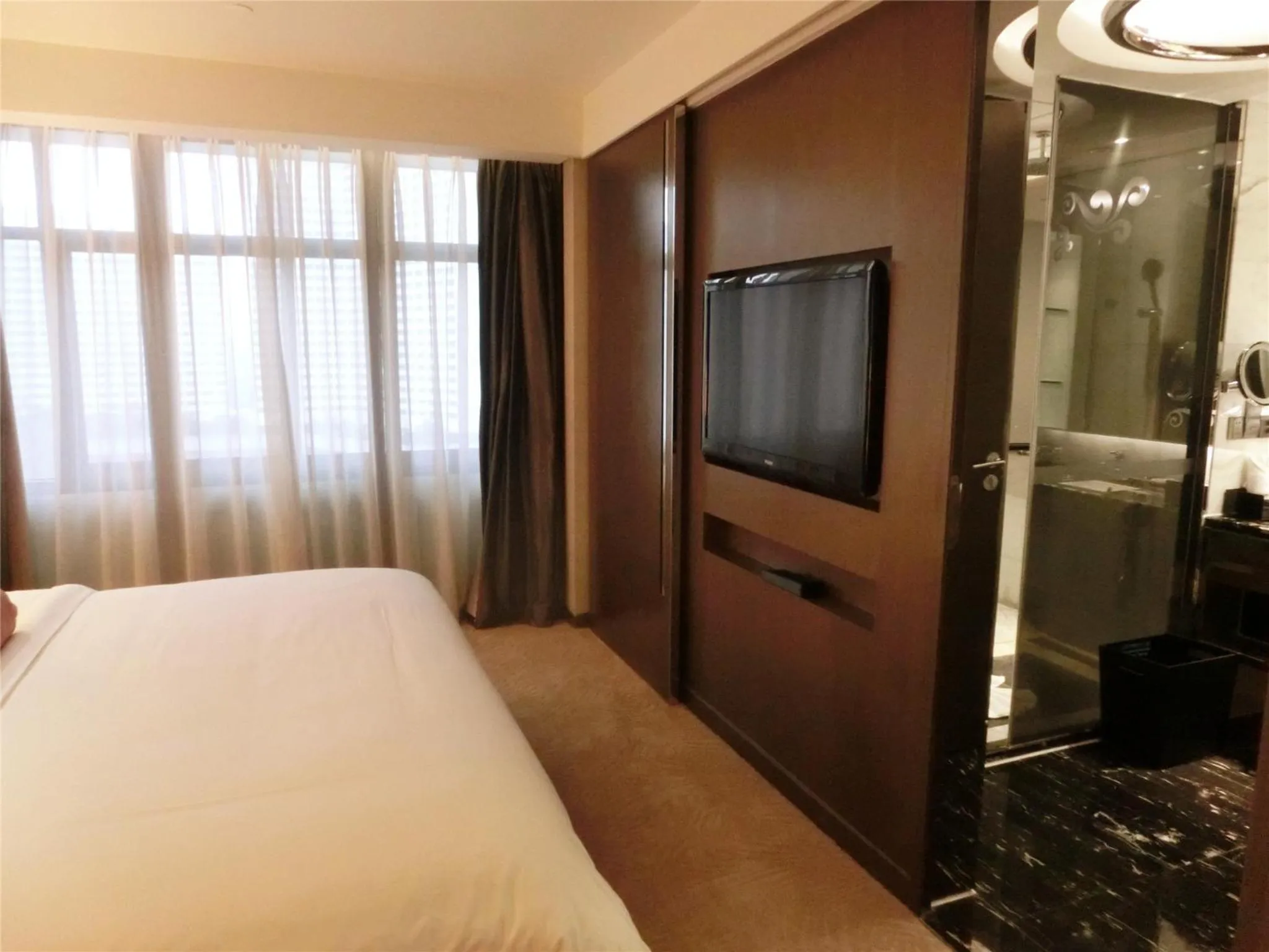 Bed in Baiyun Hotel Guangzhou