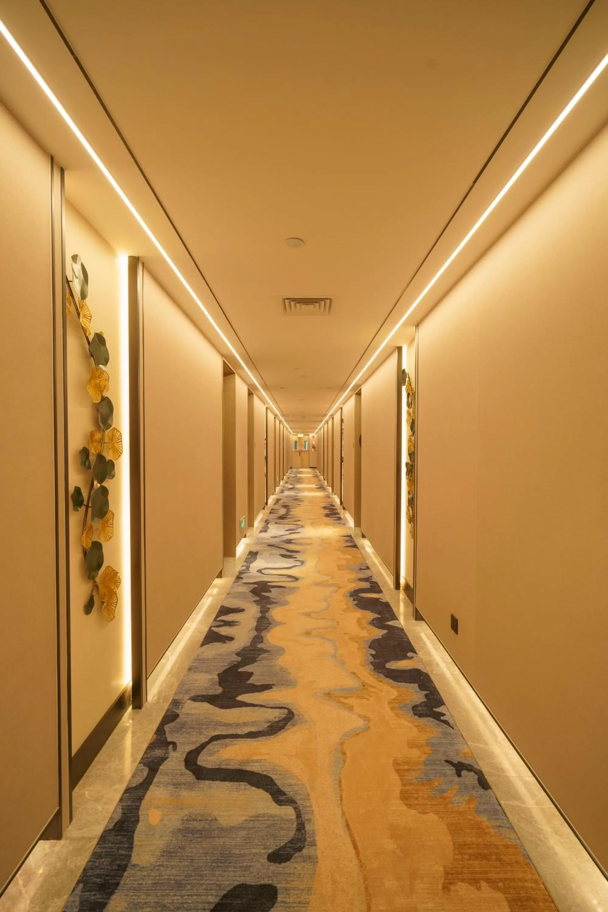 Area and facilities in Baiyun Hotel Guangzhou
