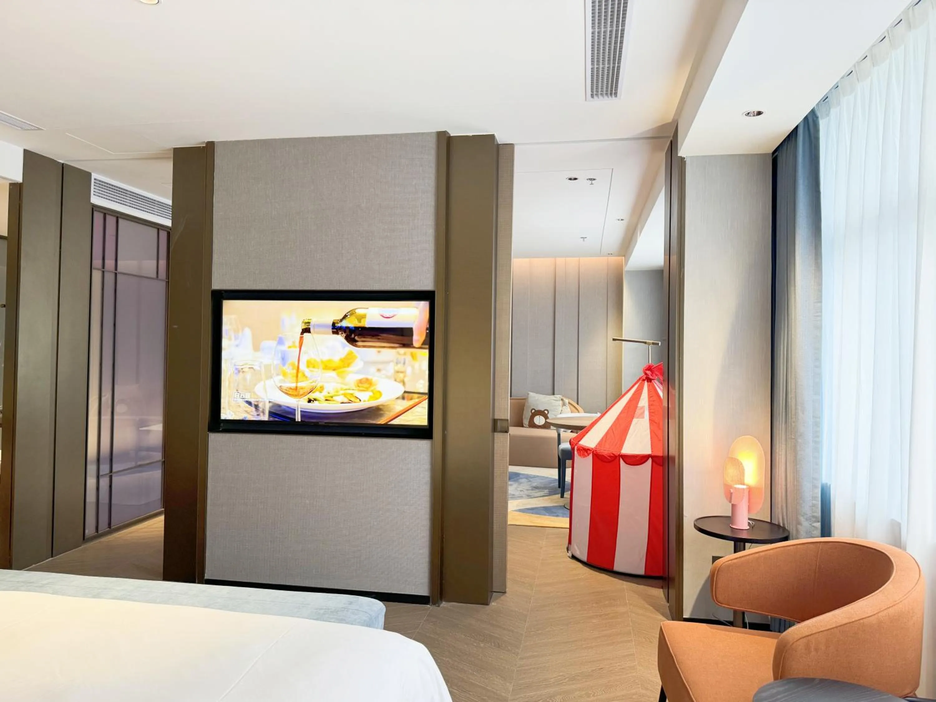 Photo of the whole room, Bed in Baiyun Hotel Guangzhou