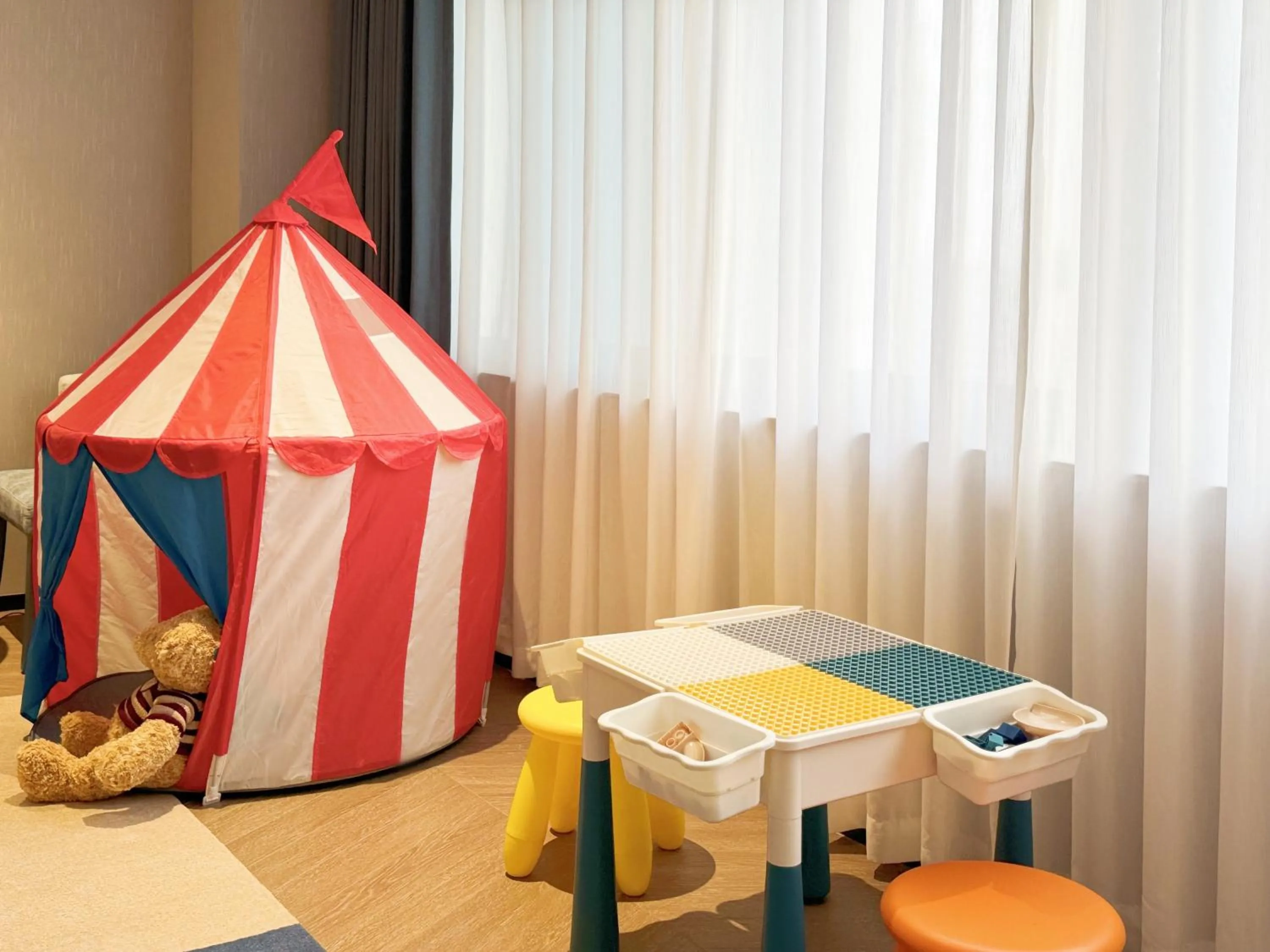 Photo of the whole room in Baiyun Hotel Guangzhou