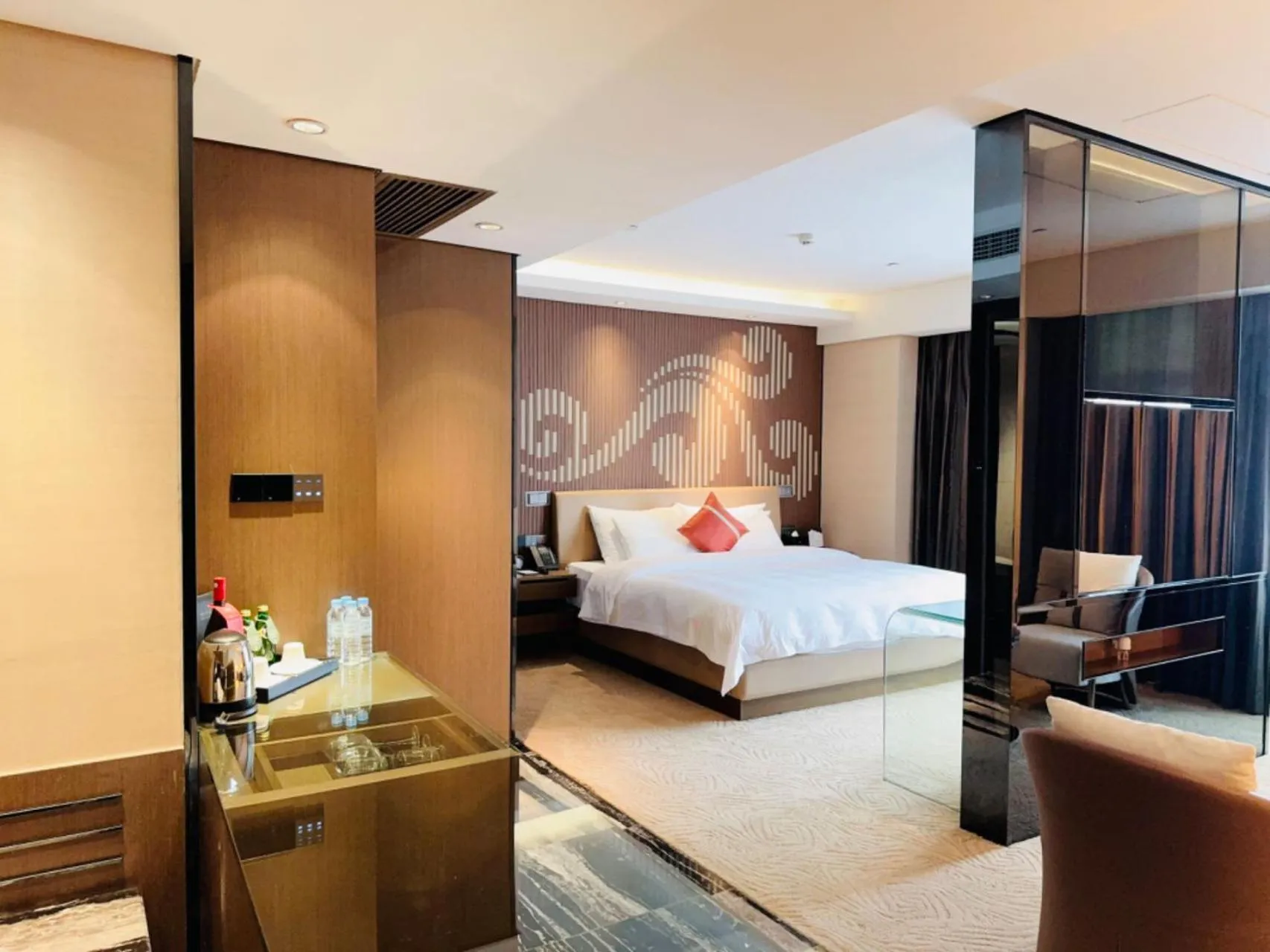 Photo of the whole room, Bed in Baiyun Hotel Guangzhou