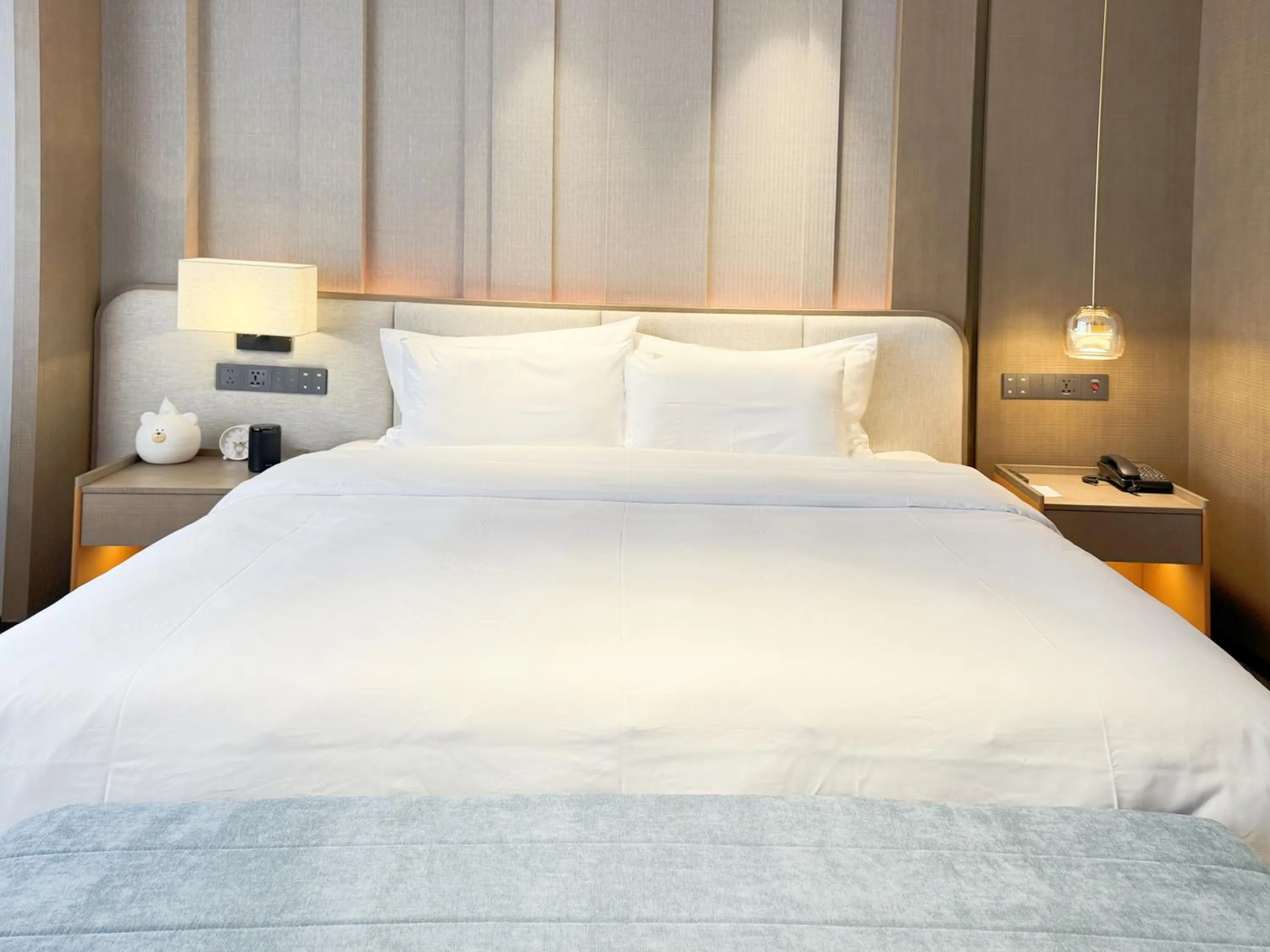 Bedroom, Bed in Baiyun Hotel Guangzhou