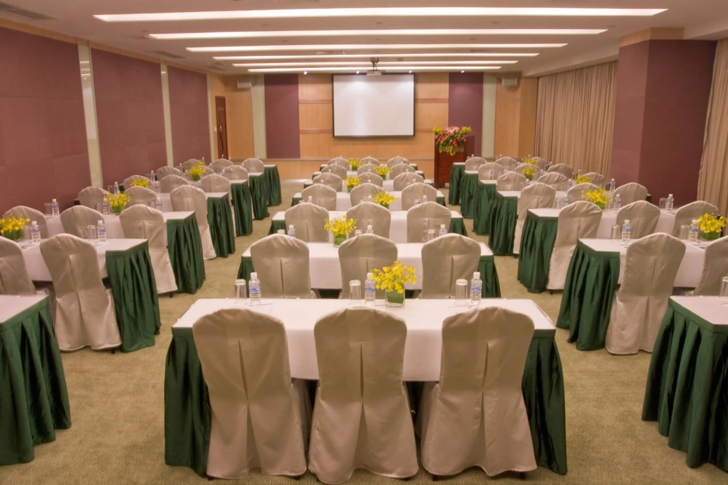 Business facilities in Baiyun Hotel Guangzhou