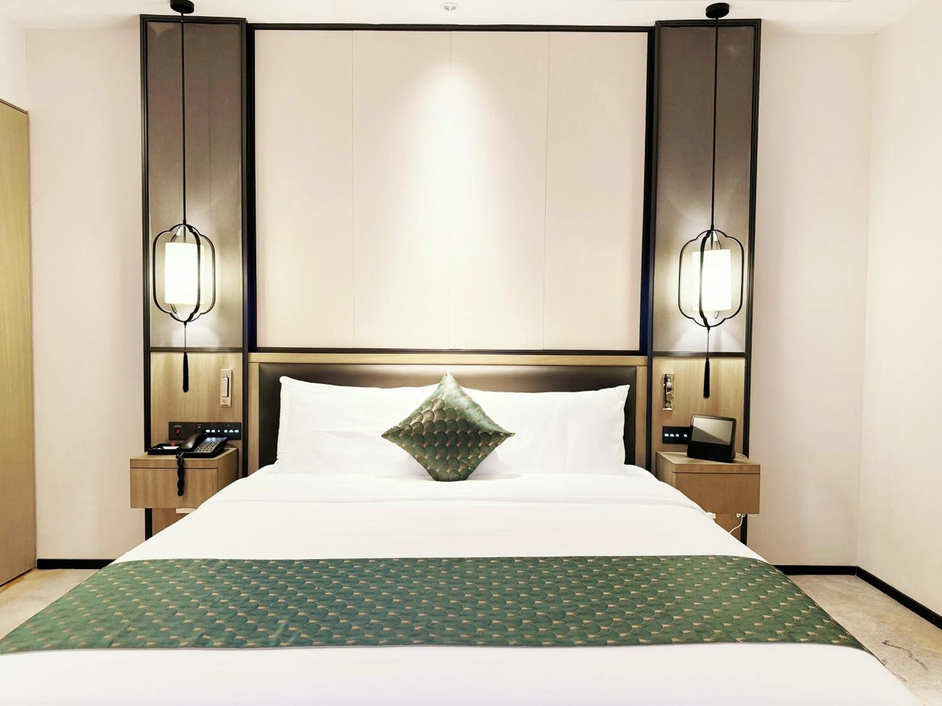 Photo of the whole room, Bed in Baiyun Hotel Guangzhou