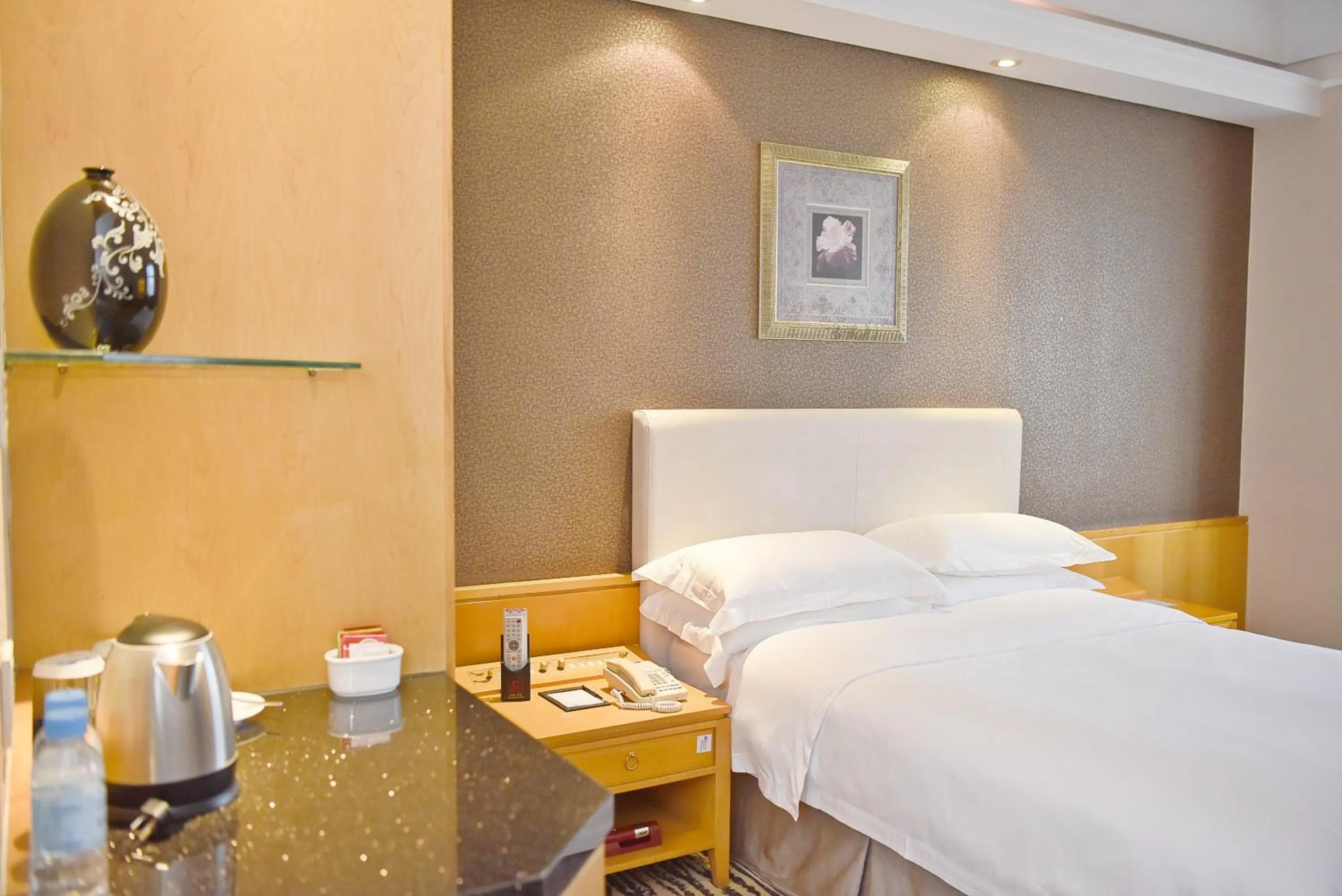 Photo of the whole room, Bed in Baiyun Hotel Guangzhou