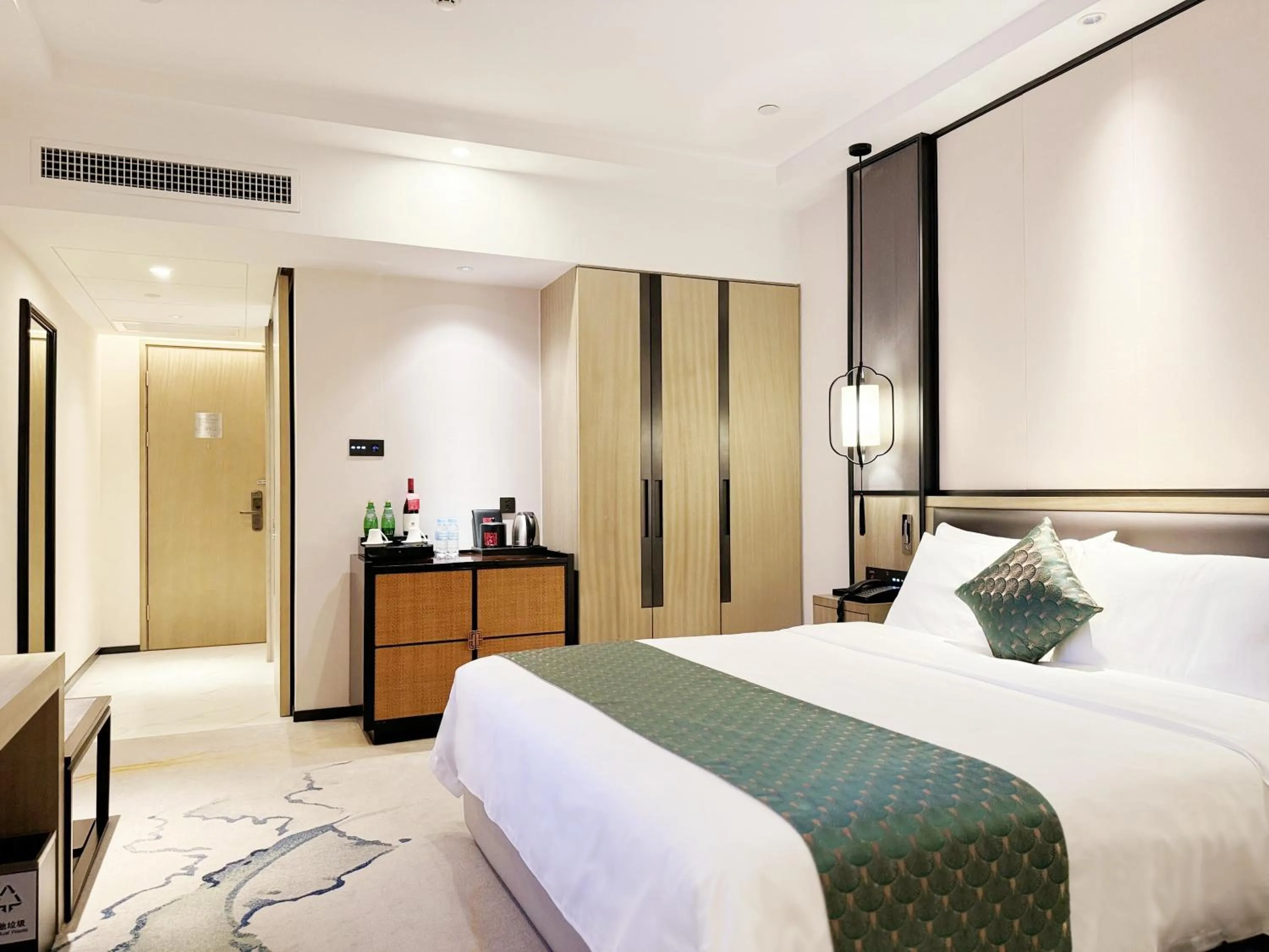 Photo of the whole room, Bed in Baiyun Hotel Guangzhou