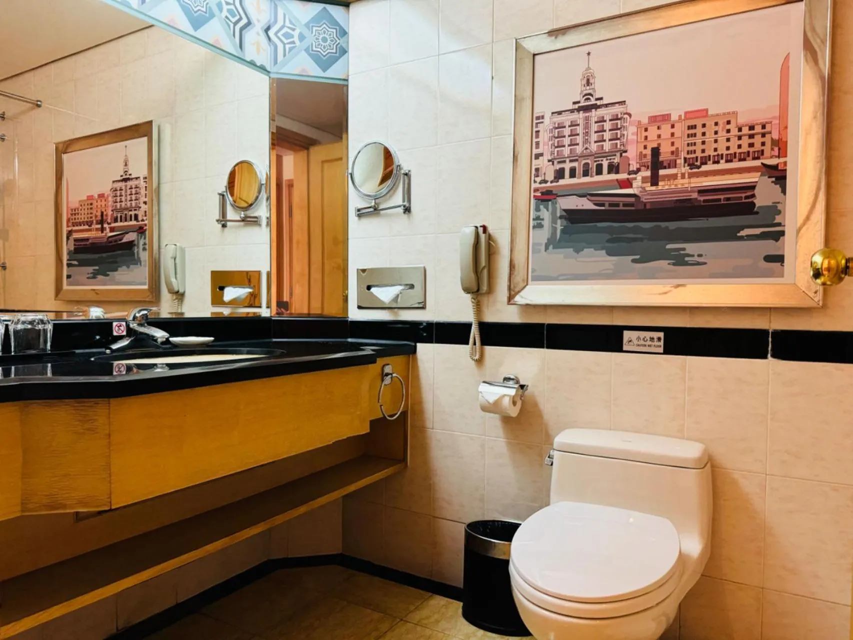 Toilet in Baiyun Hotel Guangzhou