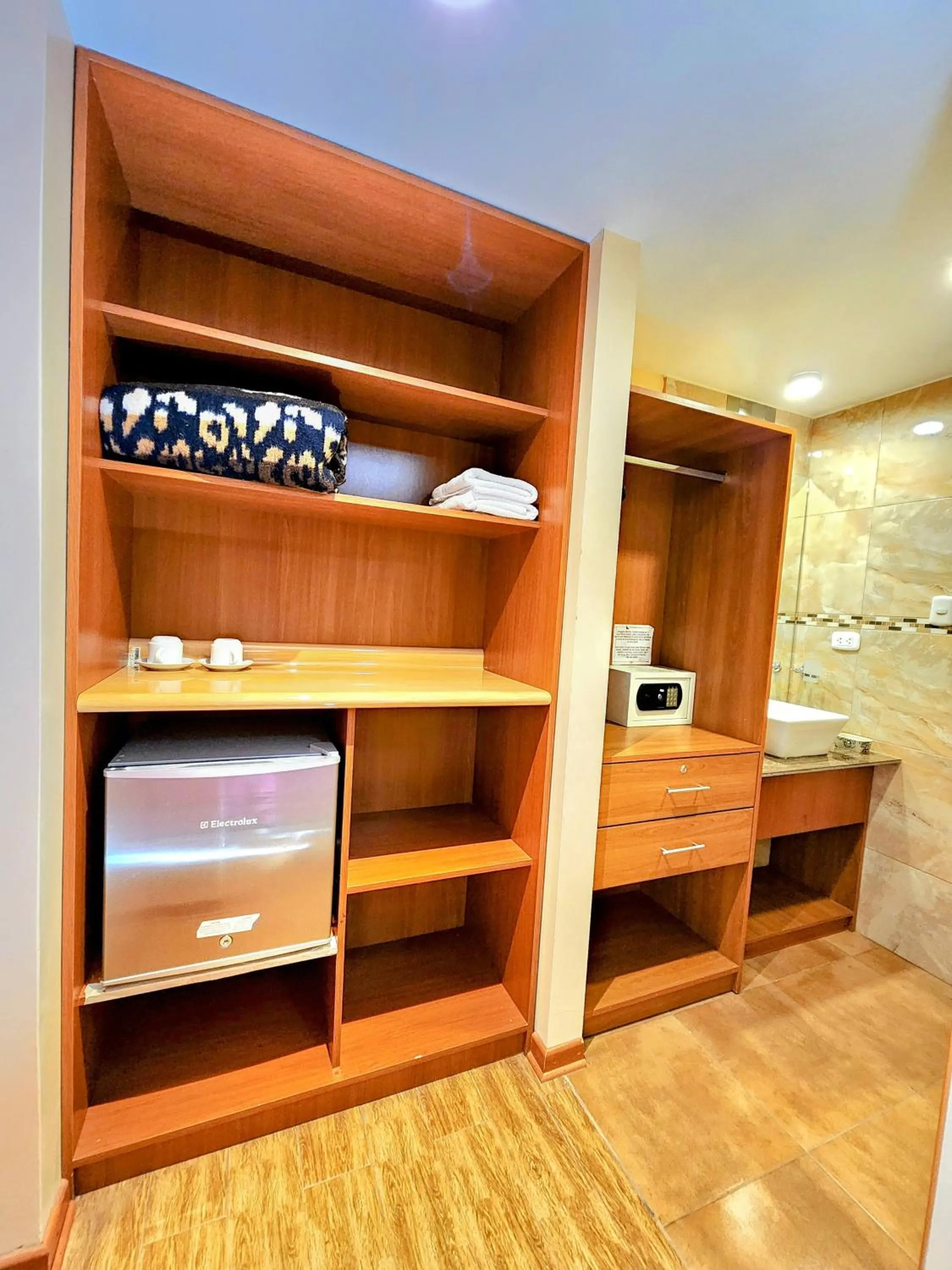 wardrobe, Bed in El Mariscal Cusco