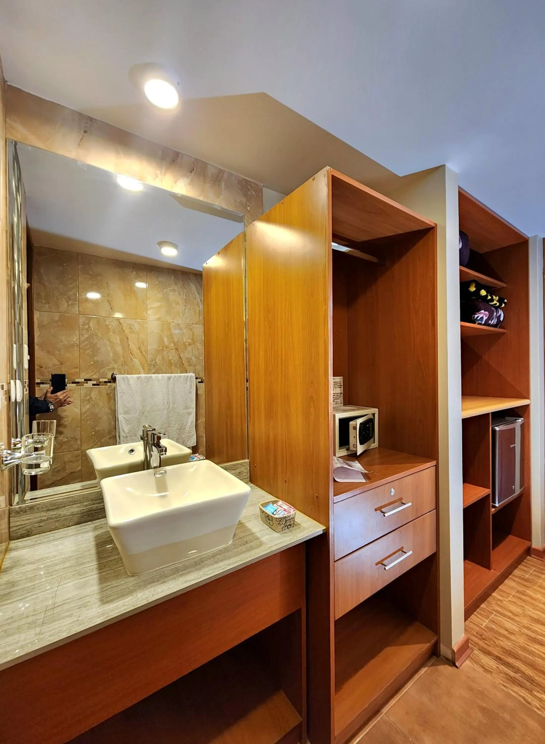 Bathroom in El Mariscal Cusco