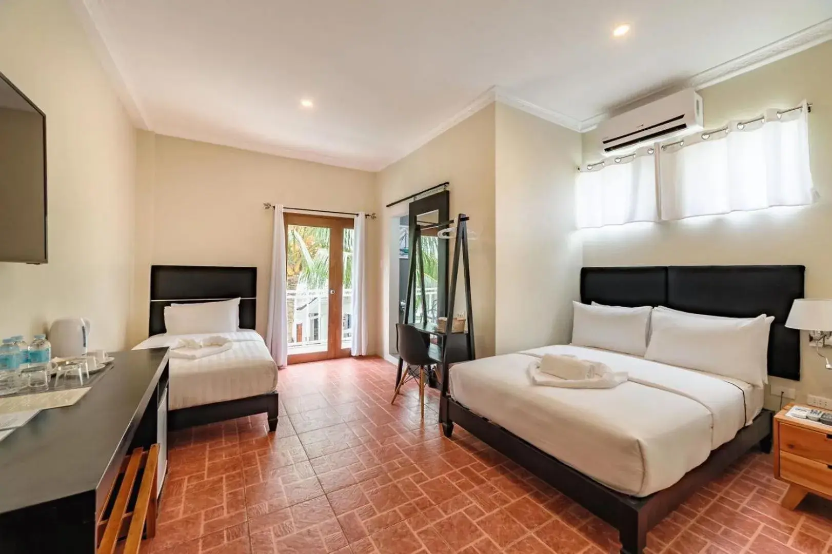 Deluxe Double Room in Mario Dive Resort Deluxe Double Room in Mario Dive Resort