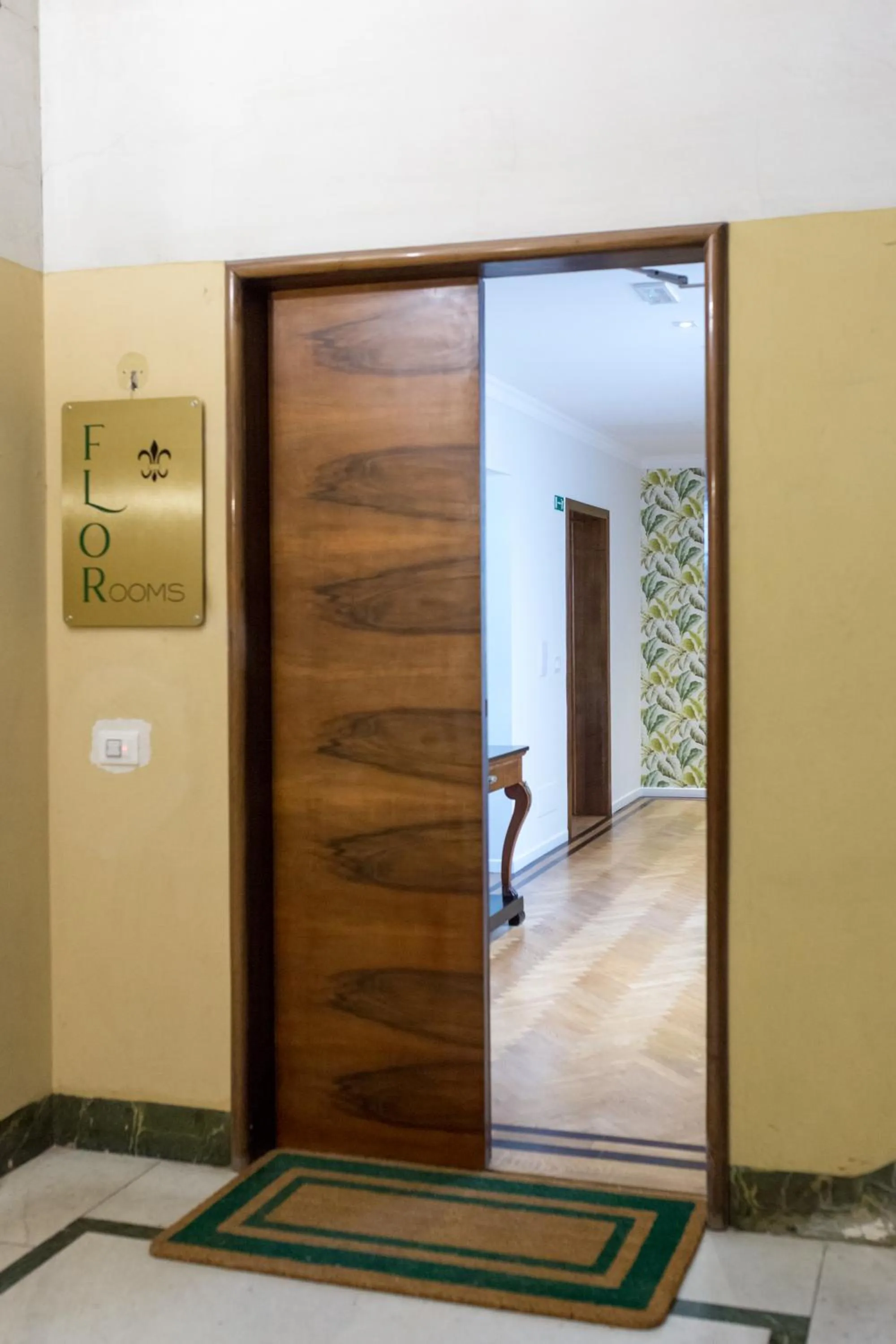 Property building in Flor in Florence