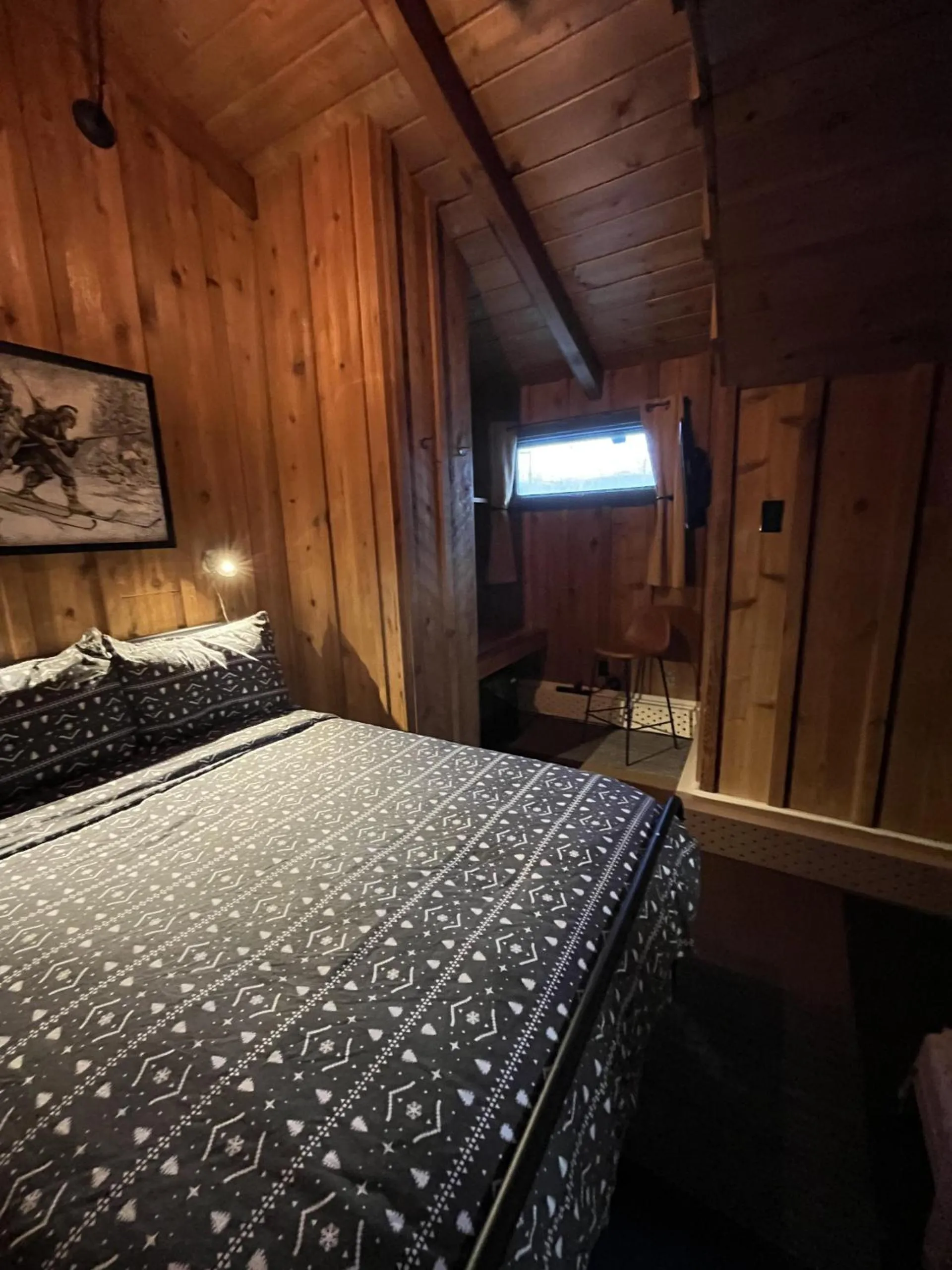 Bed in The Viking Lodge - Downtown Winter Park Colorado