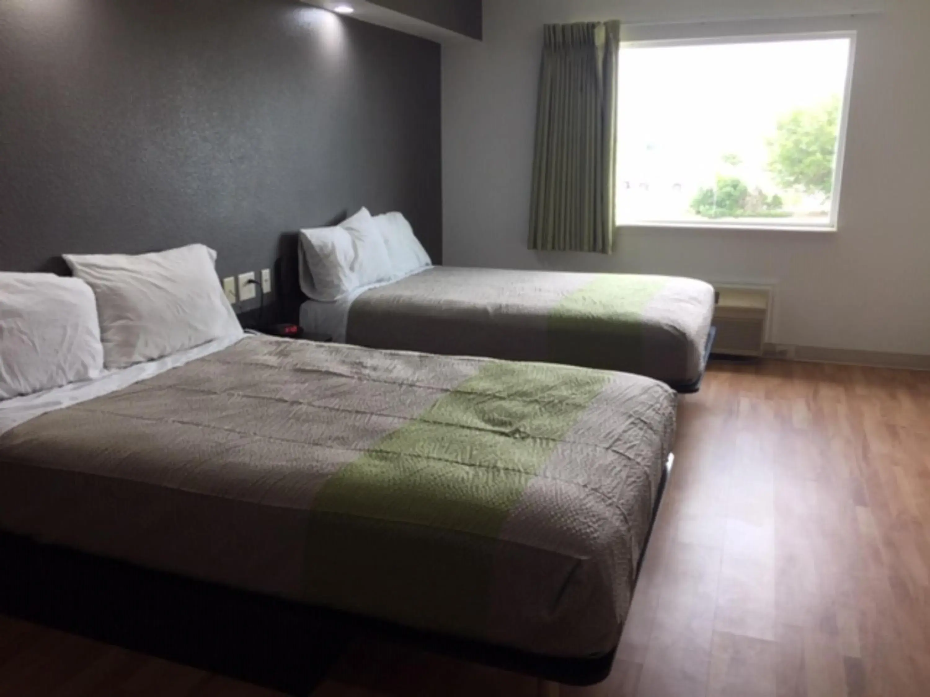 Deluxe Quadruple Room - Non-Smoking in Studio 6 Burleson Deluxe Quadruple Room - Non-Smoking in Studio 6 Burleson