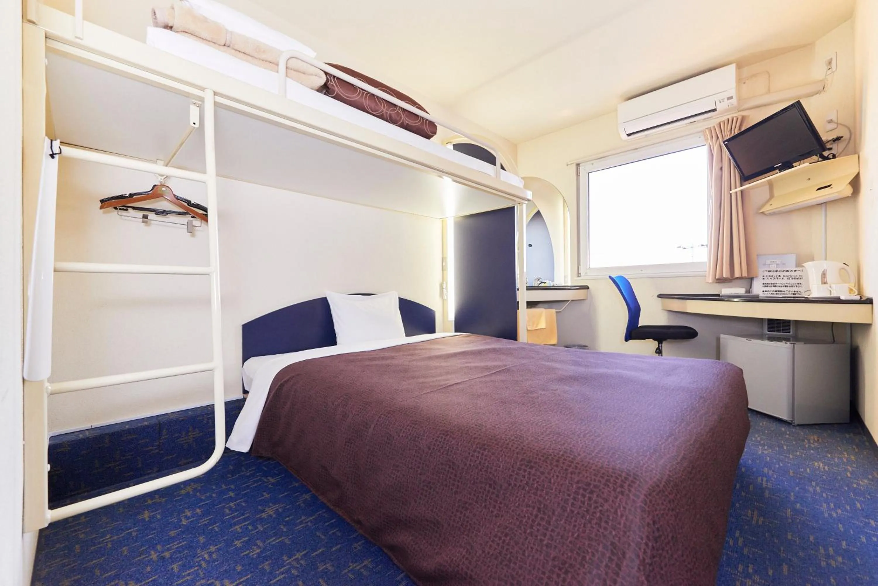 Photo of the whole room, Bed in Hotel Select Inn Isesaki