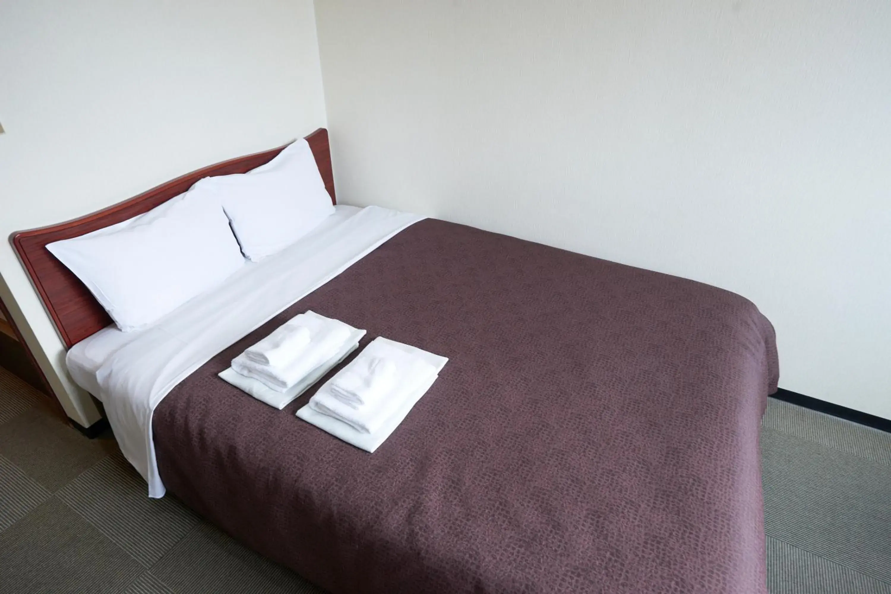 Photo of the whole room, Bed in Select Inn Tsuruga Photo of the whole room, Bed in Select Inn Tsuruga