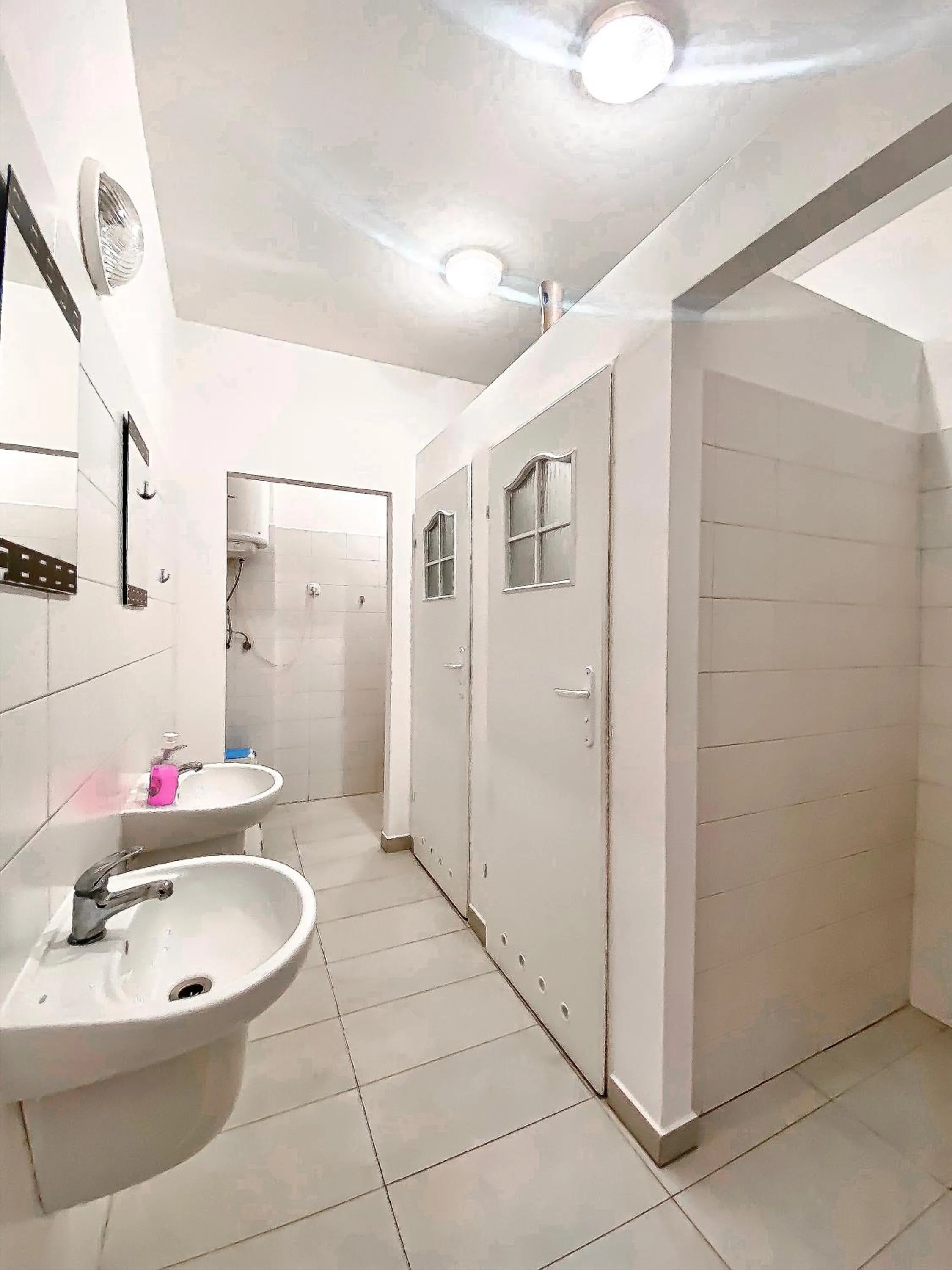 Bathroom in Schronisko Młodzieżowe PTSM "Alko"